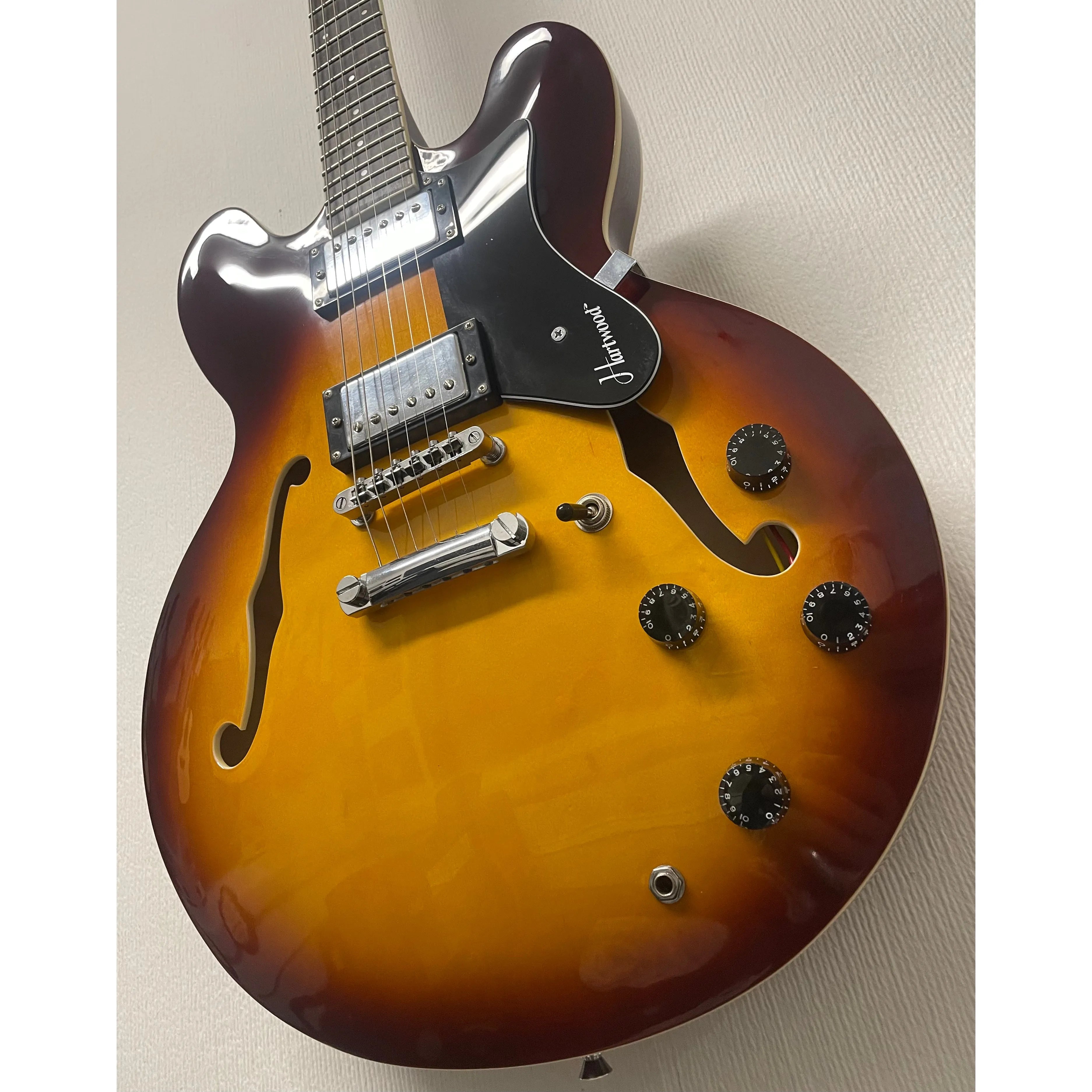 Hartwood Revival Hollowbody Electric Guitar in Sunburst Pre-Owned