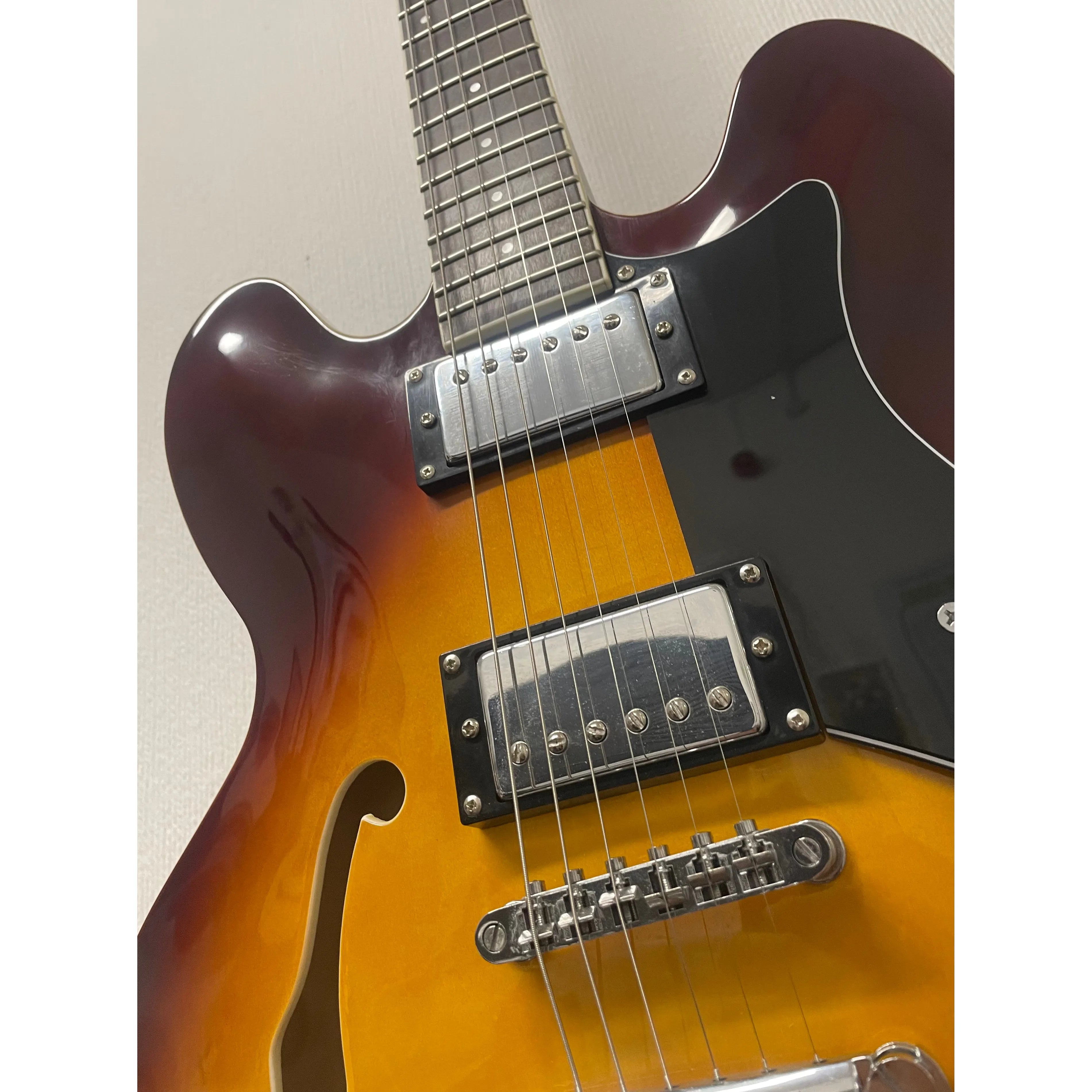 Hartwood Revival Hollowbody Electric Guitar in Sunburst Pre-Owned