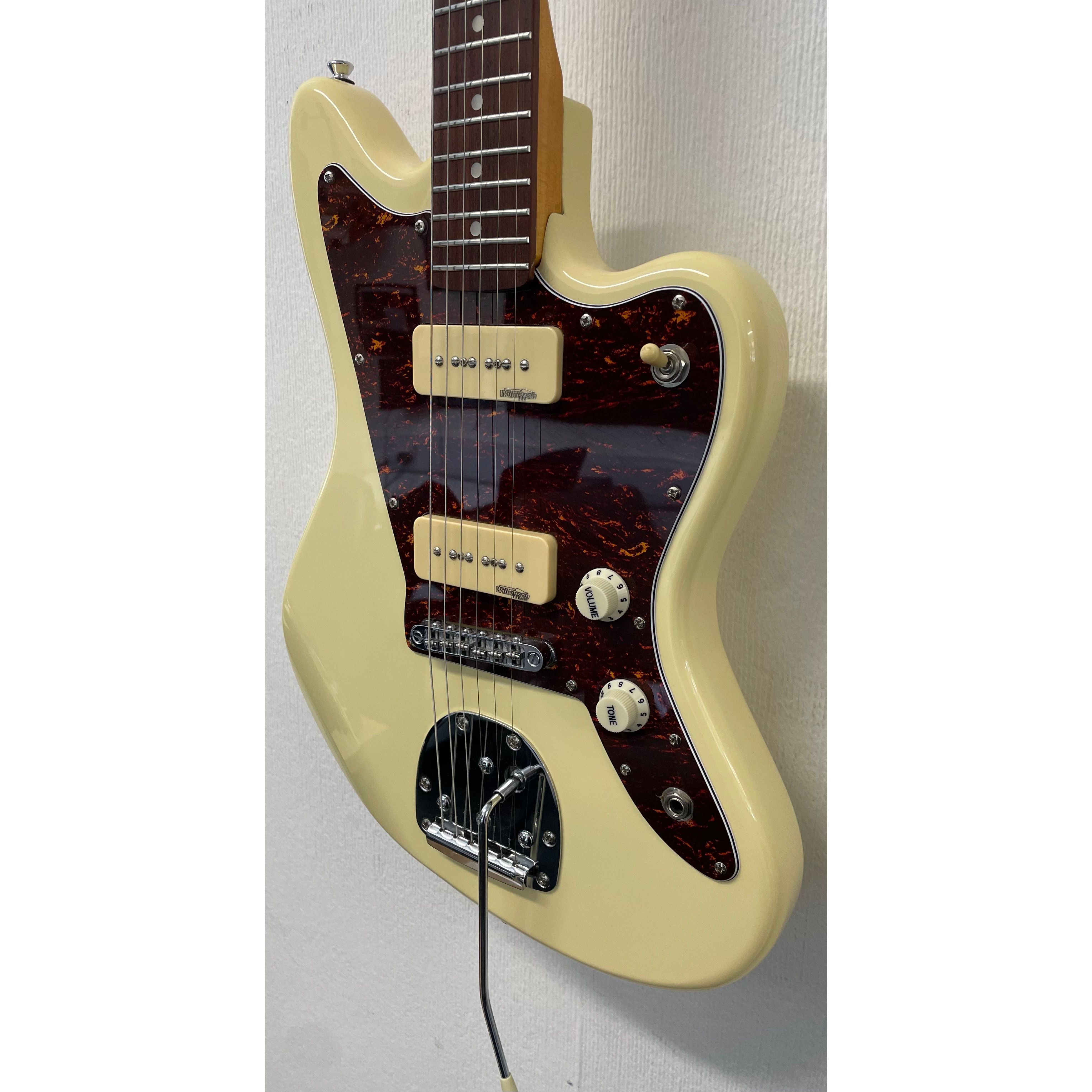 Vintage V65 Reissued Vibrato Jaguar Style Electric Guitar in Vintage White Pre-Owned