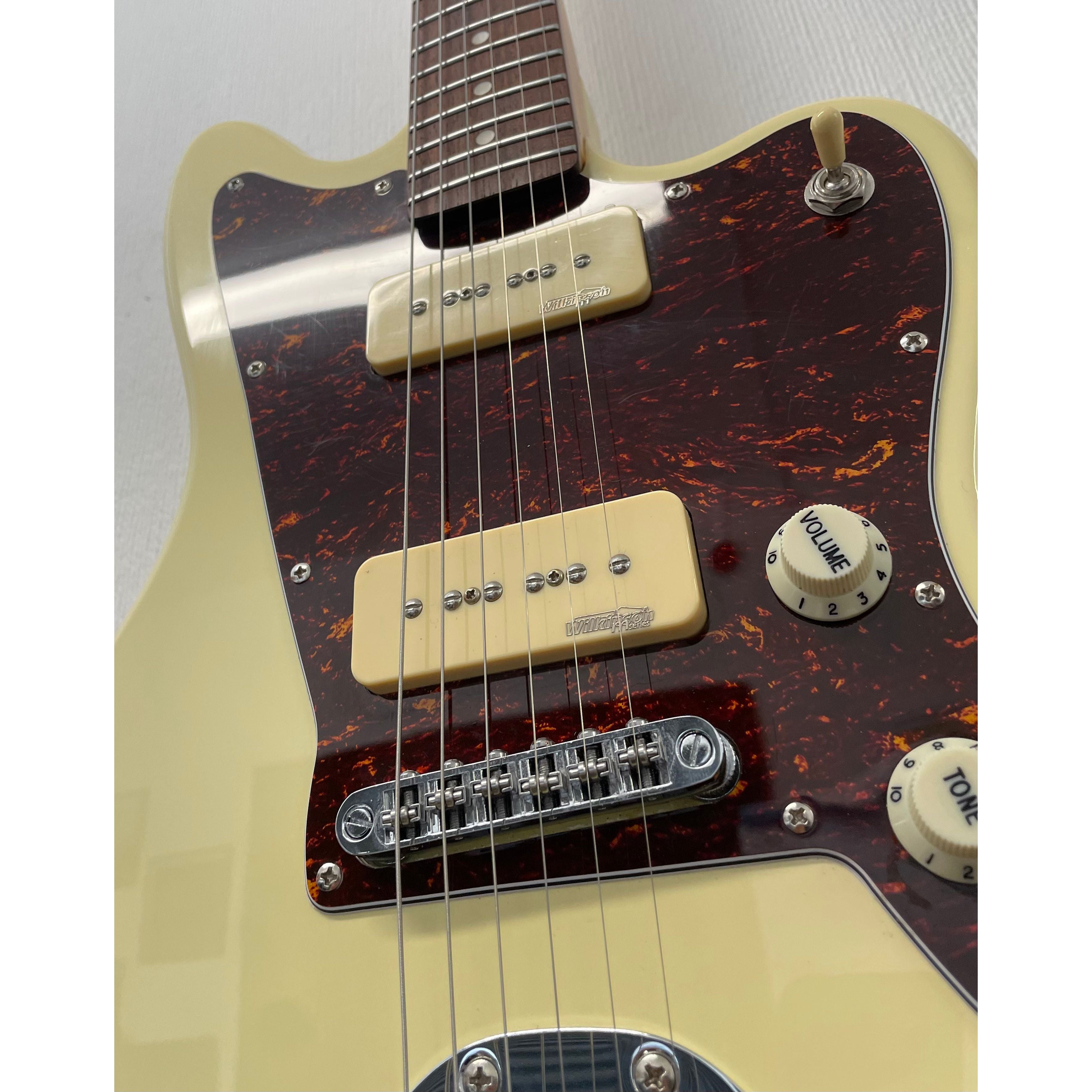 Vintage V65 Reissued Vibrato Jaguar Style Electric Guitar in Vintage White Pre-Owned