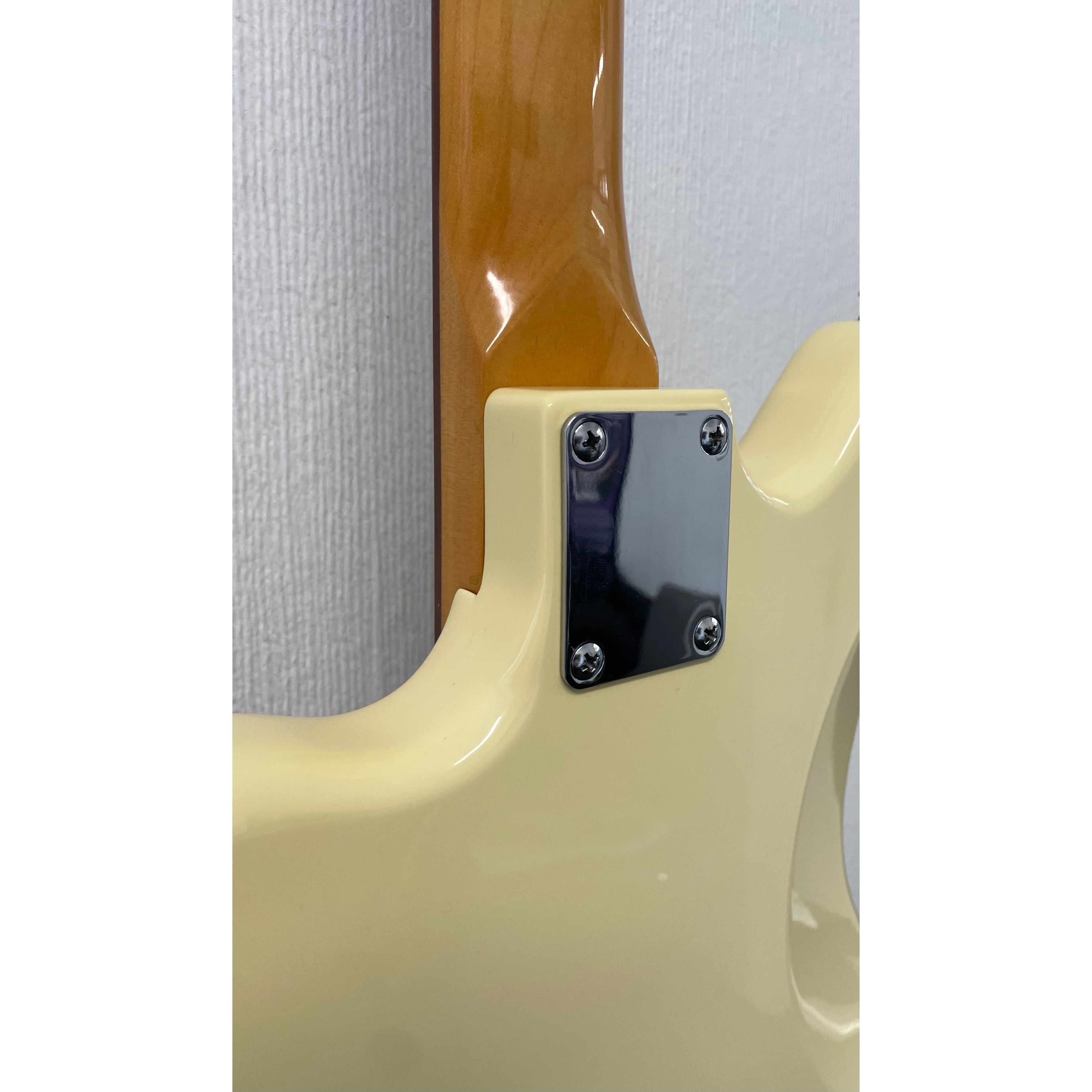 Vintage V65 Reissued Vibrato Jaguar Style Electric Guitar in Vintage White Pre-Owned