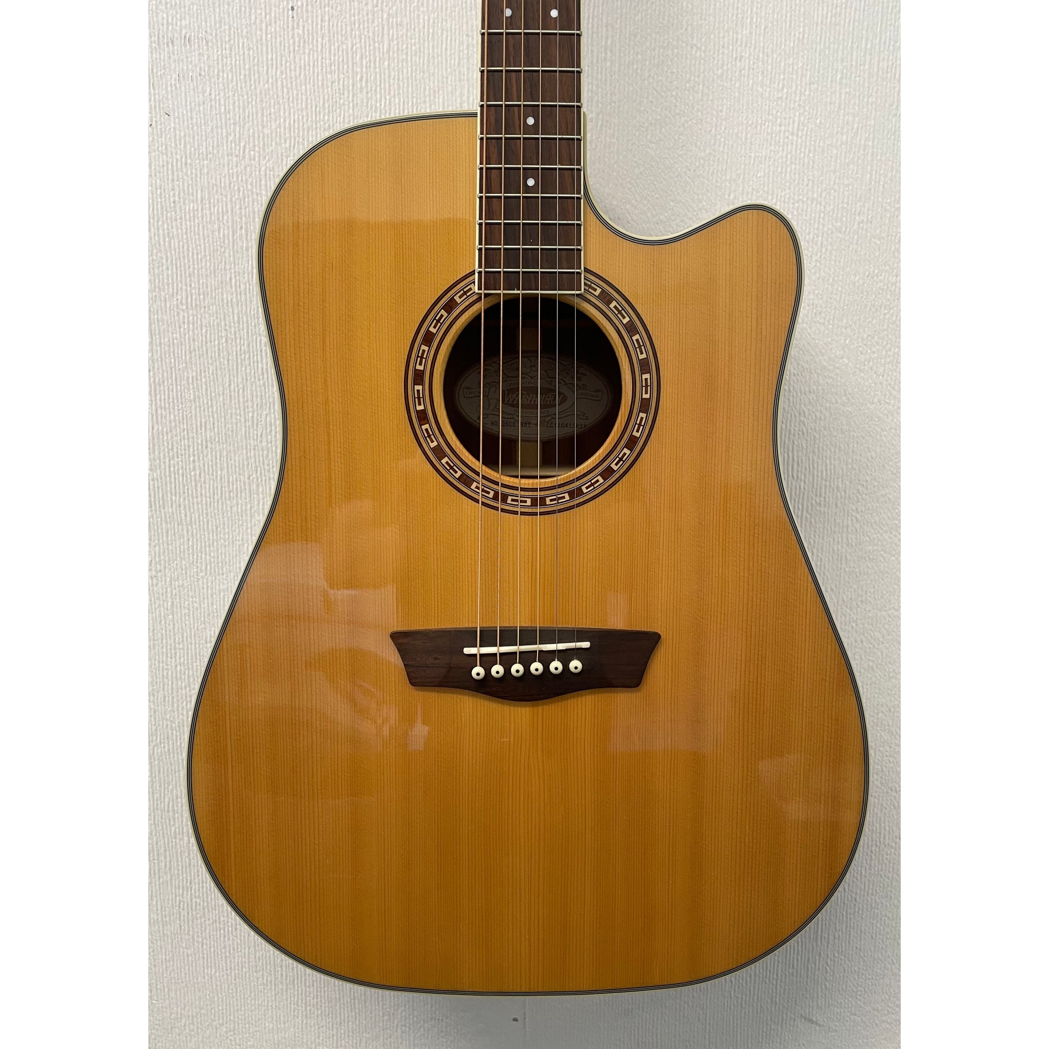 Washburn WD10 SCE WAT Electro Acoustic Guitar with Hiscox Hardcase Pre-Owned