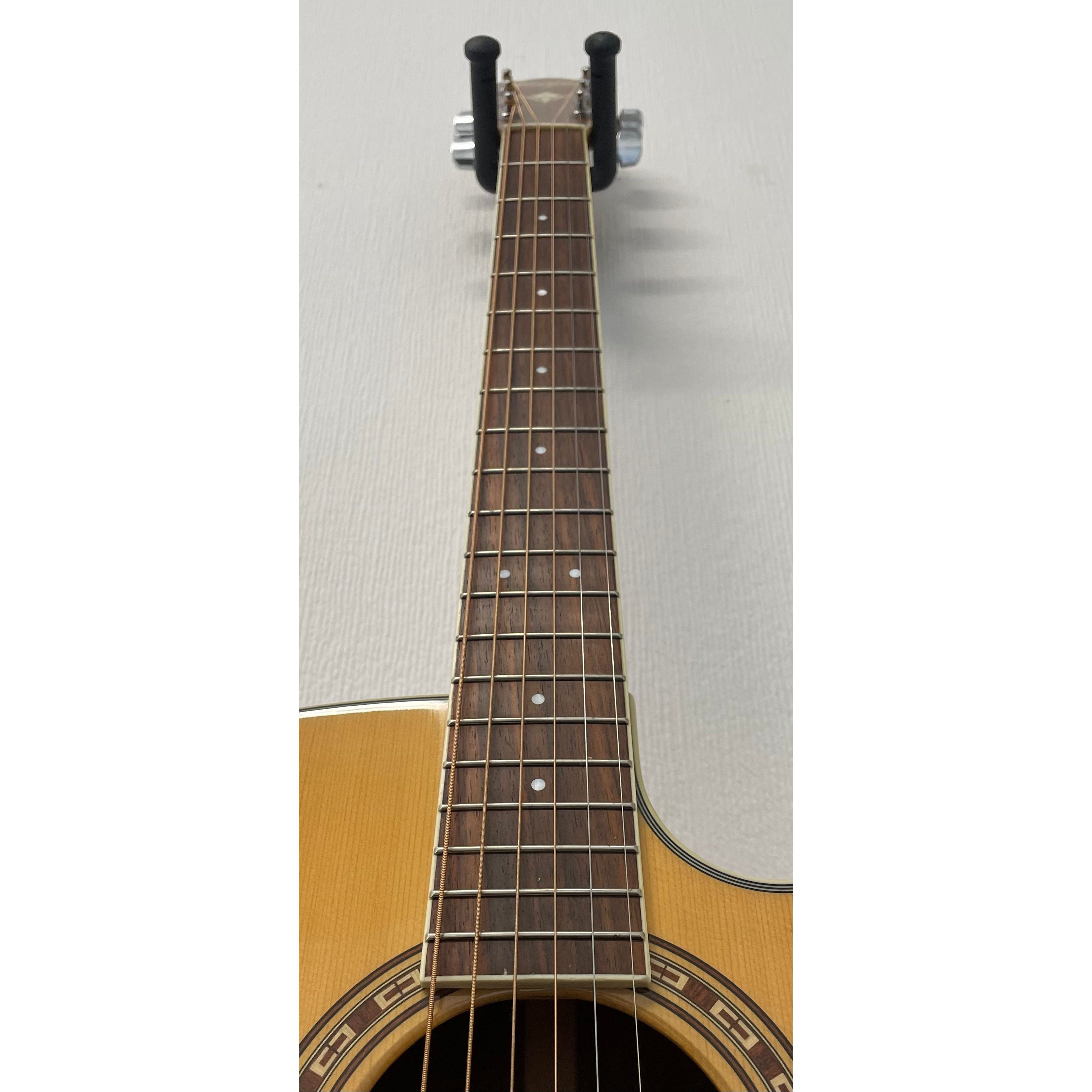 Washburn WD10 SCE WAT Electro Acoustic Guitar with Hiscox Hardcase Pre-Owned