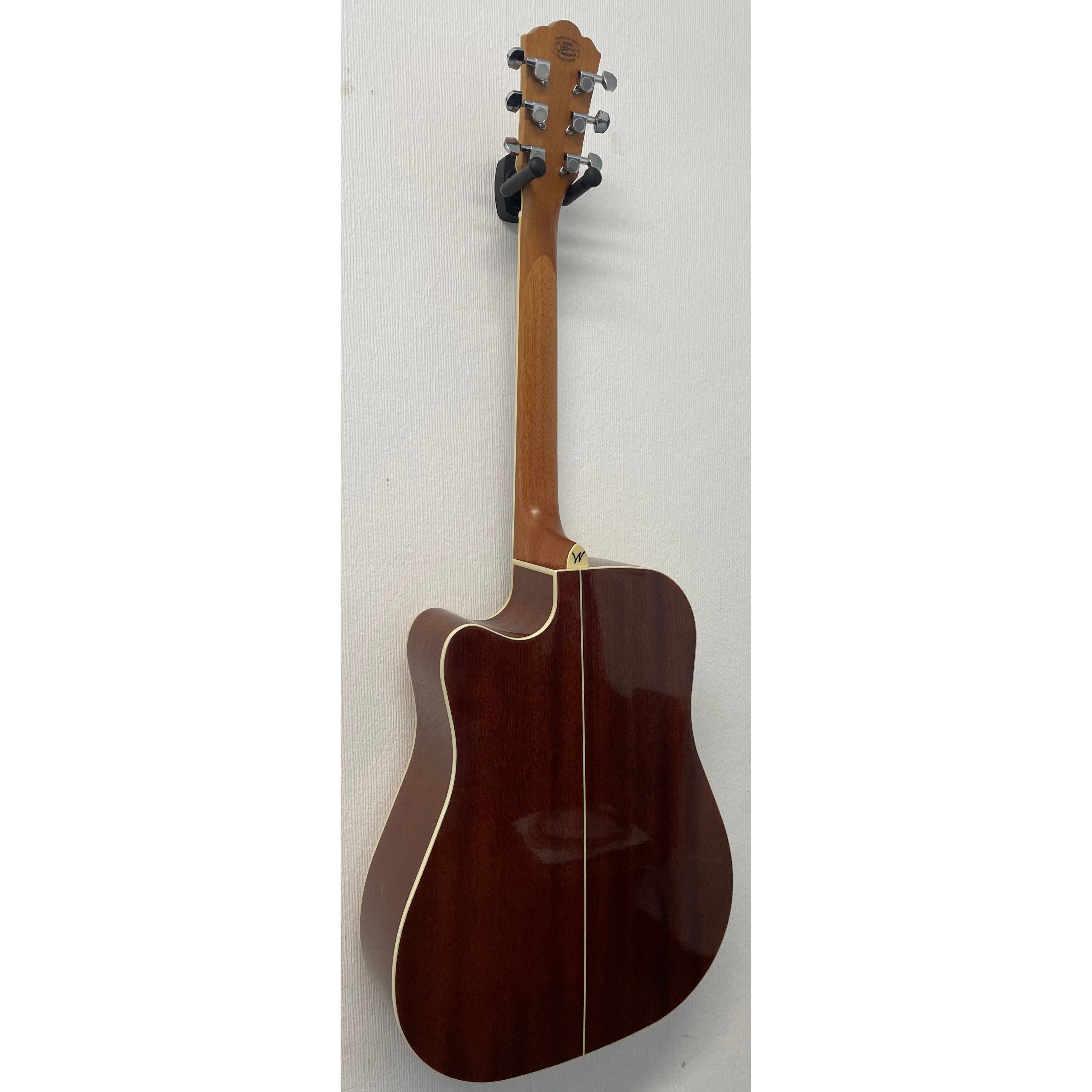 Washburn WD10 SCE WAT Electro Acoustic Guitar with Hiscox Hardcase Pre-Owned