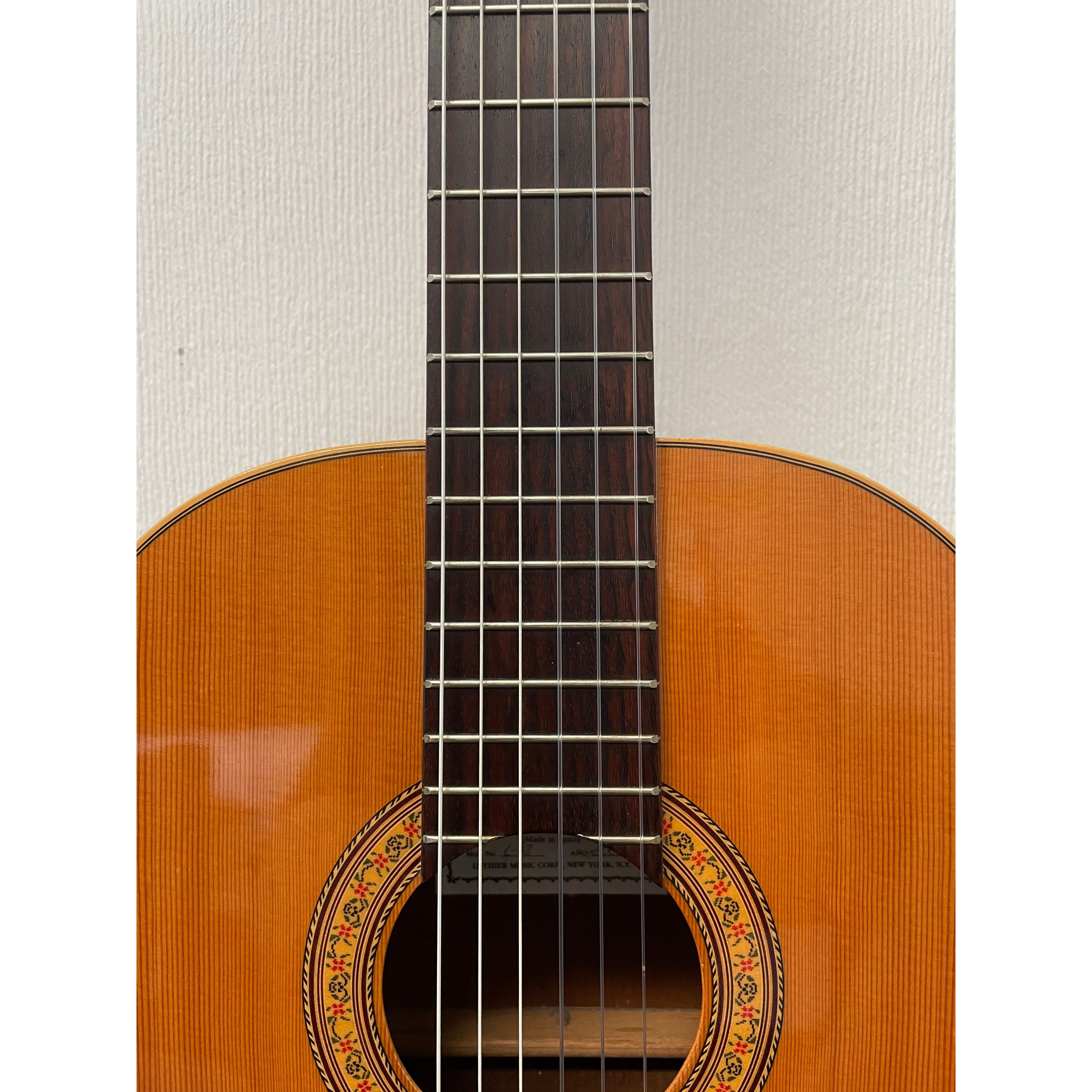 Luthier Music Corp Classical Guitar L.12 in Natural Gloss Finish with Gigbag Pre-Owned