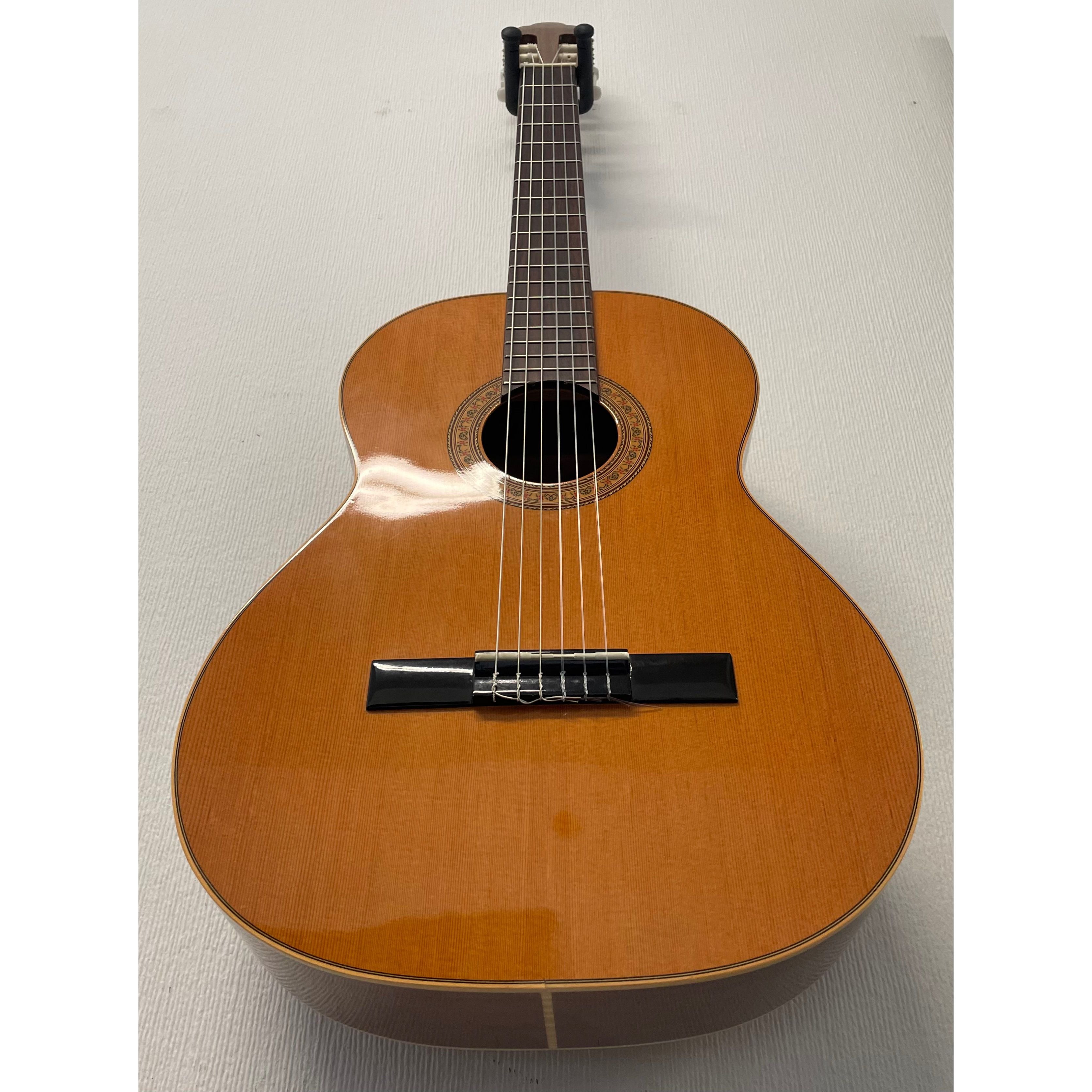 Luthier Music Corp Classical Guitar L.12 in Natural Gloss Finish with Gigbag Pre-Owned