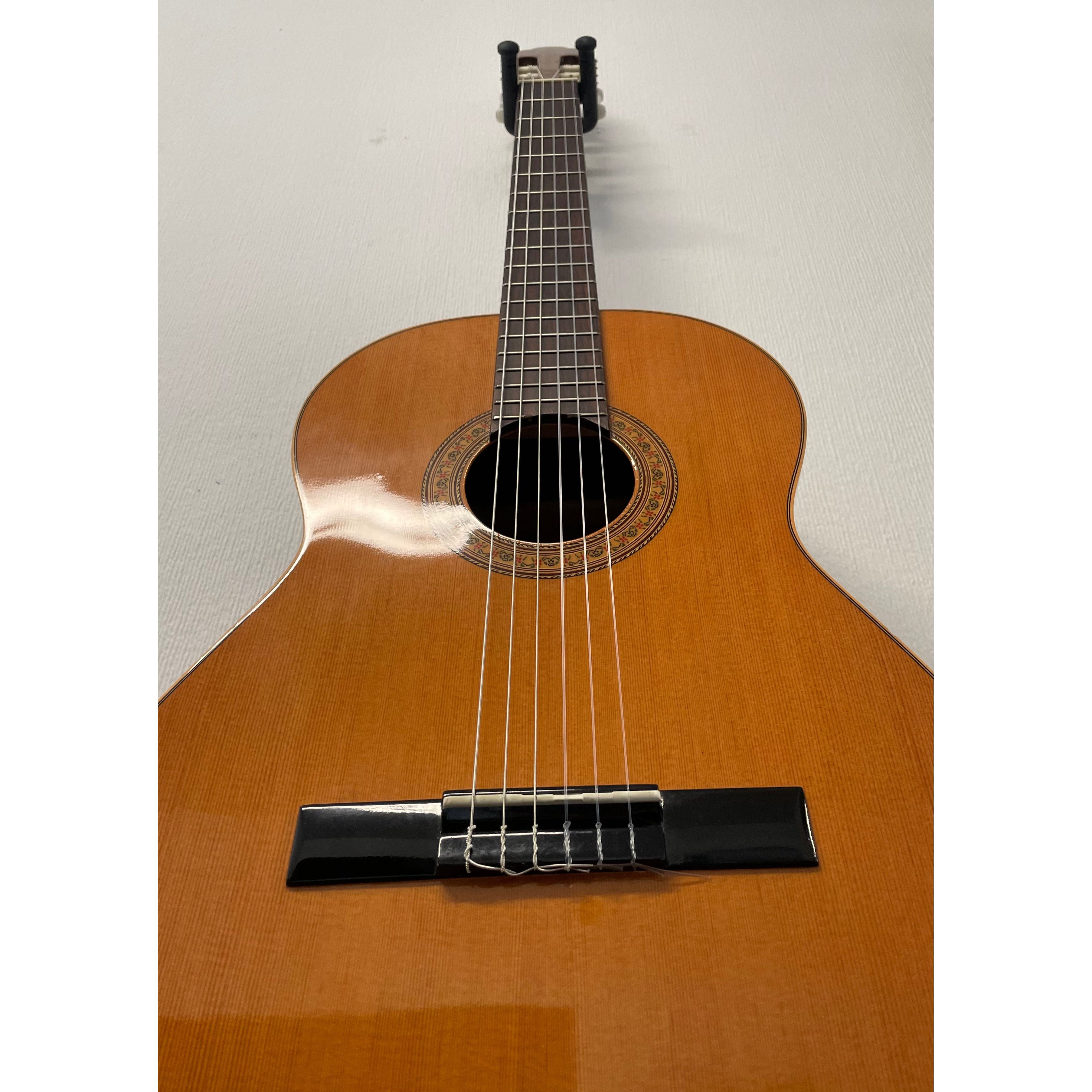 Luthier Music Corp Classical Guitar L.12 in Natural Gloss Finish with Gigbag Pre-Owned