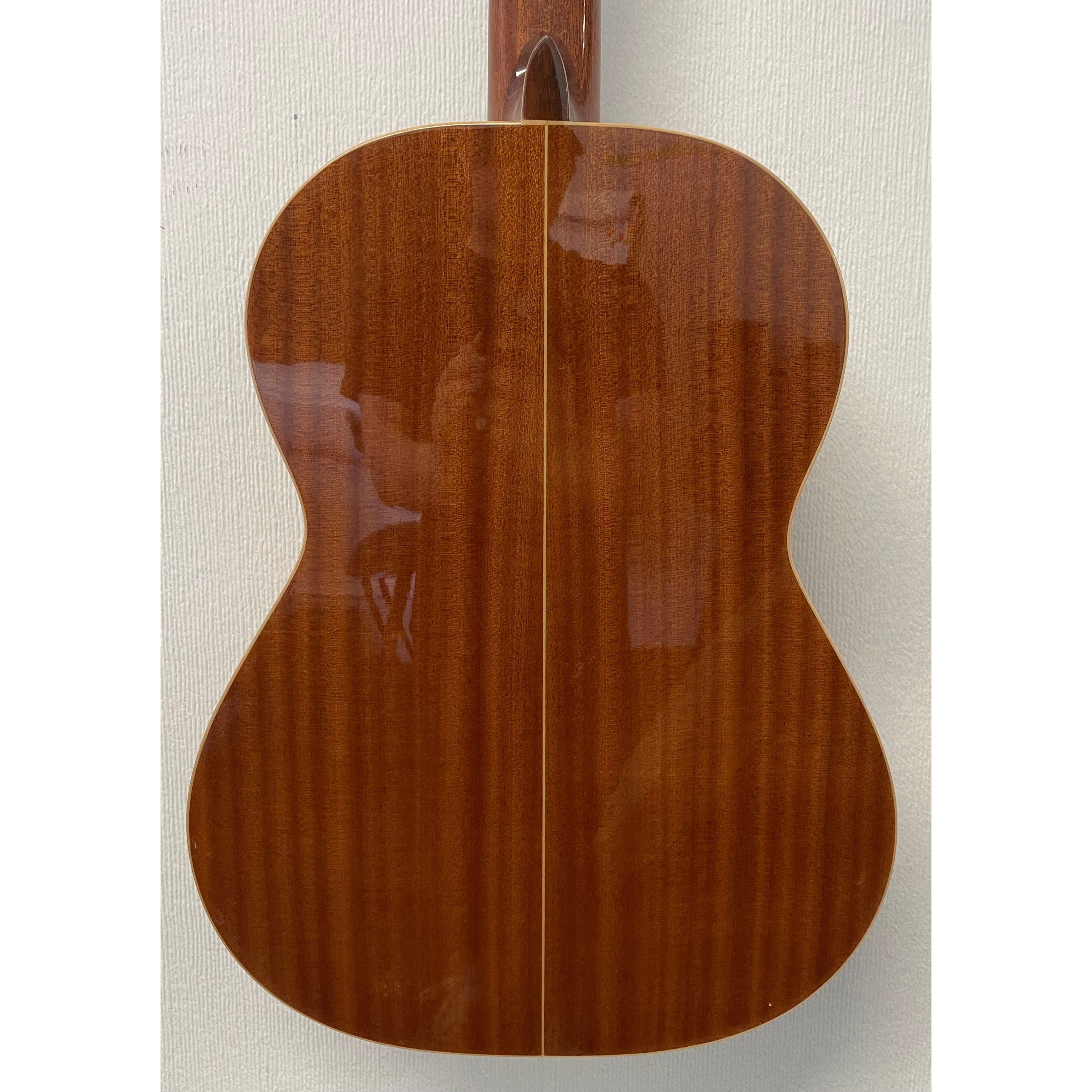 Luthier Music Corp Classical Guitar L.12 in Natural Gloss Finish with Gigbag Pre-Owned