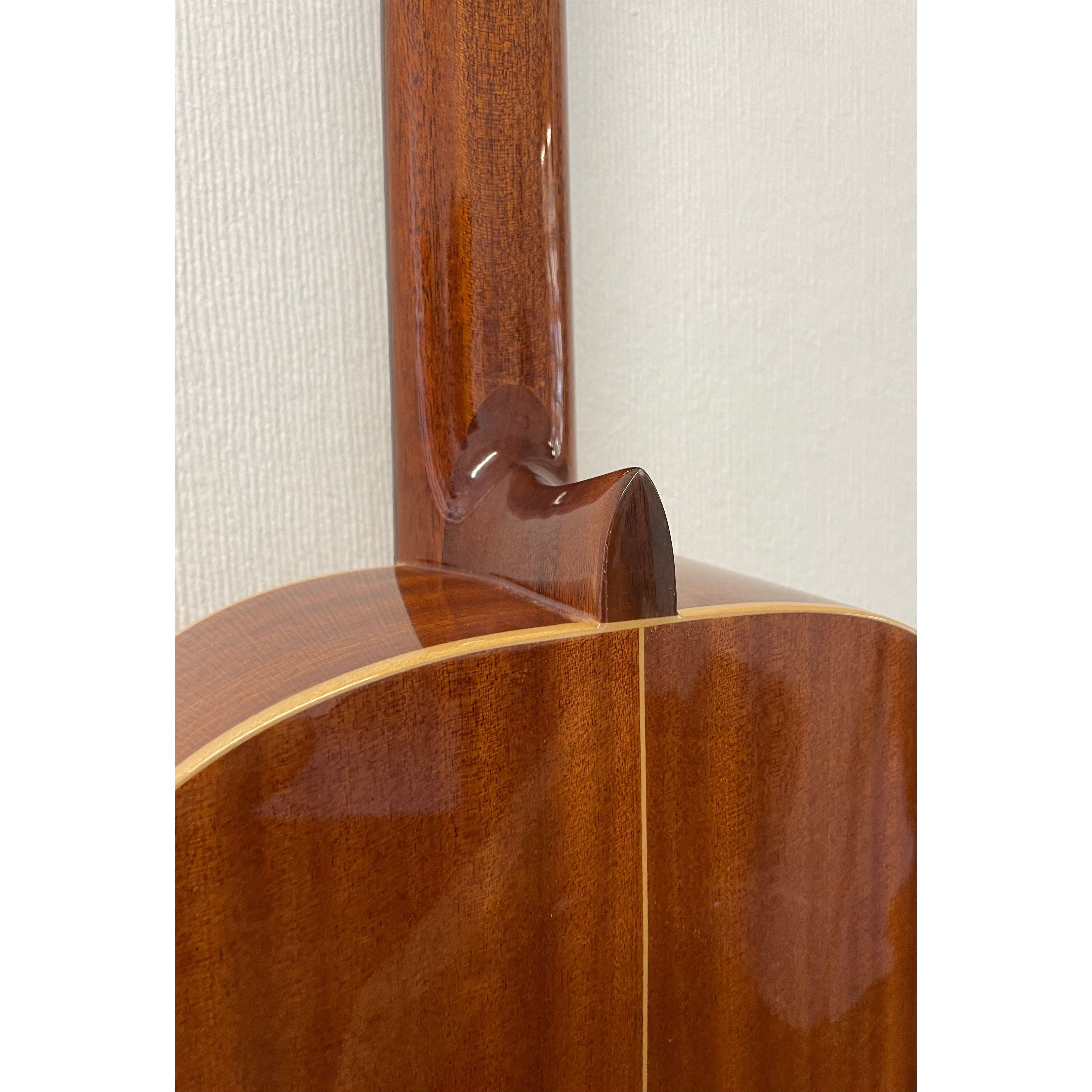 Luthier Music Corp Classical Guitar L.12 in Natural Gloss Finish with Gigbag Pre-Owned