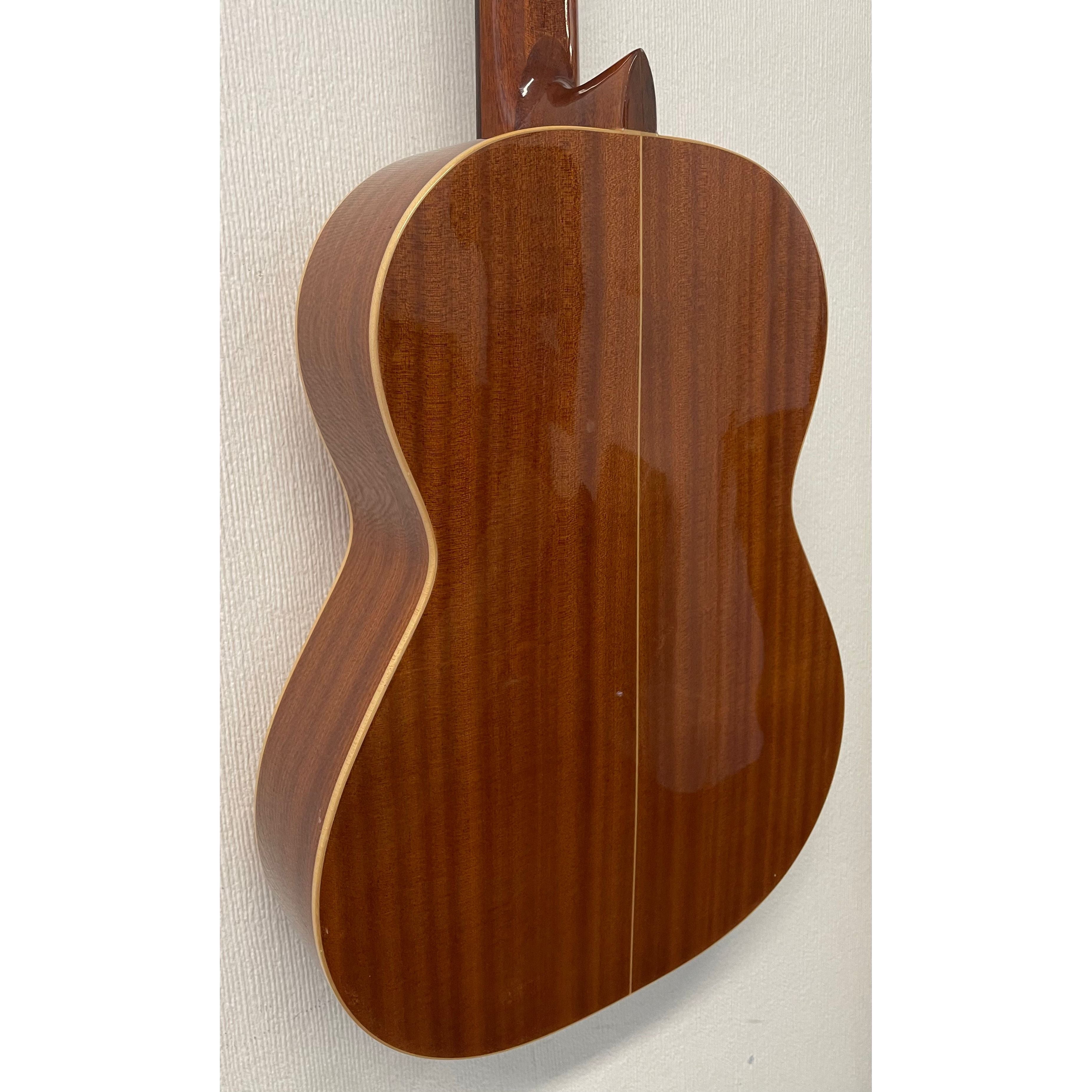 Luthier Music Corp Classical Guitar L.12 in Natural Gloss Finish with Gigbag Pre-Owned