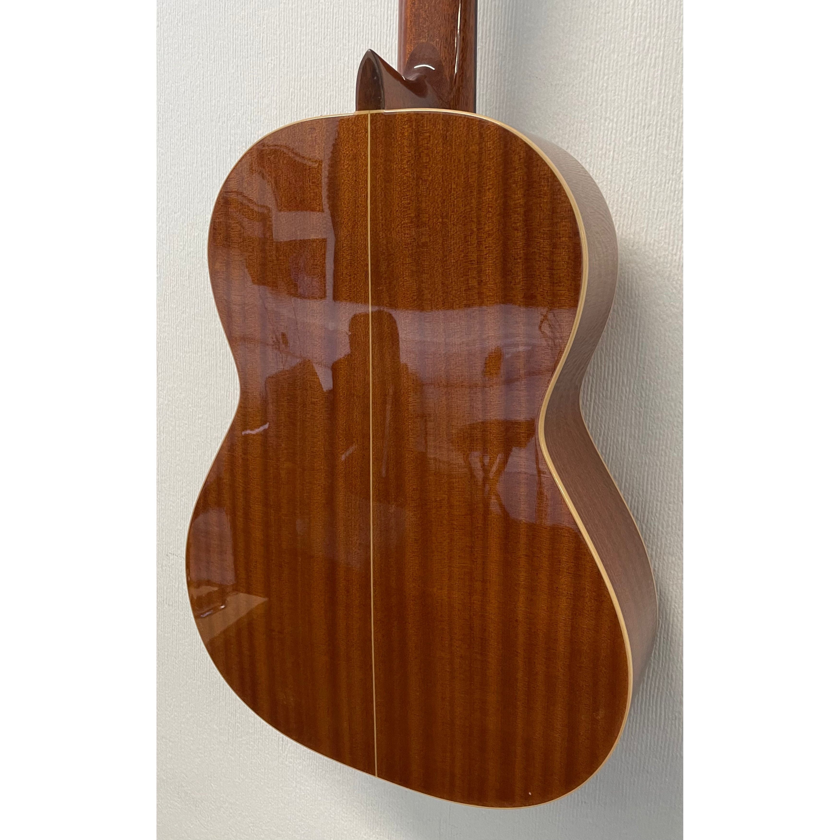 Luthier Music Corp Classical Guitar L.12 in Natural Gloss Finish with Gigbag Pre-Owned