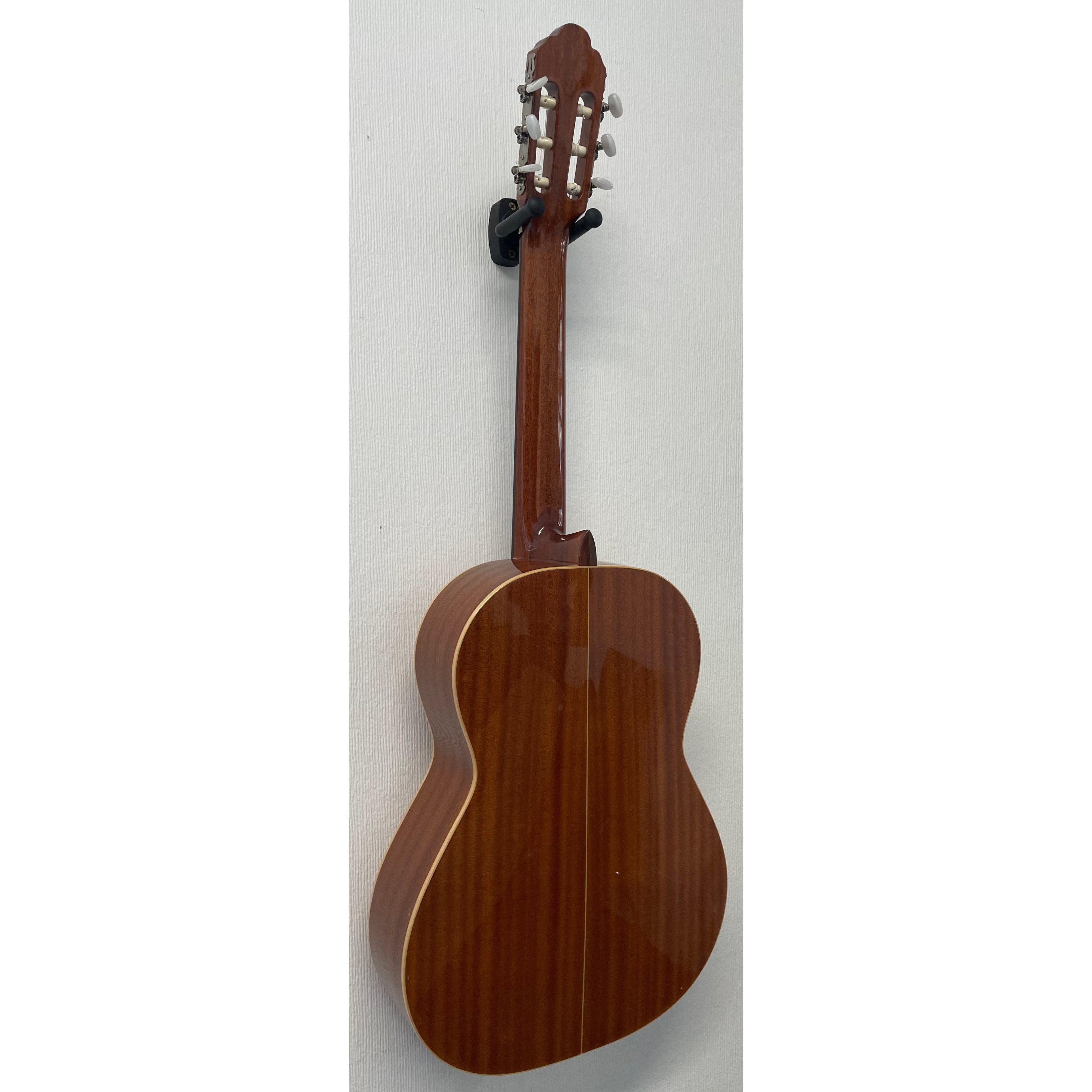 Luthier Music Corp Classical Guitar L.12 in Natural Gloss Finish with Gigbag Pre-Owned