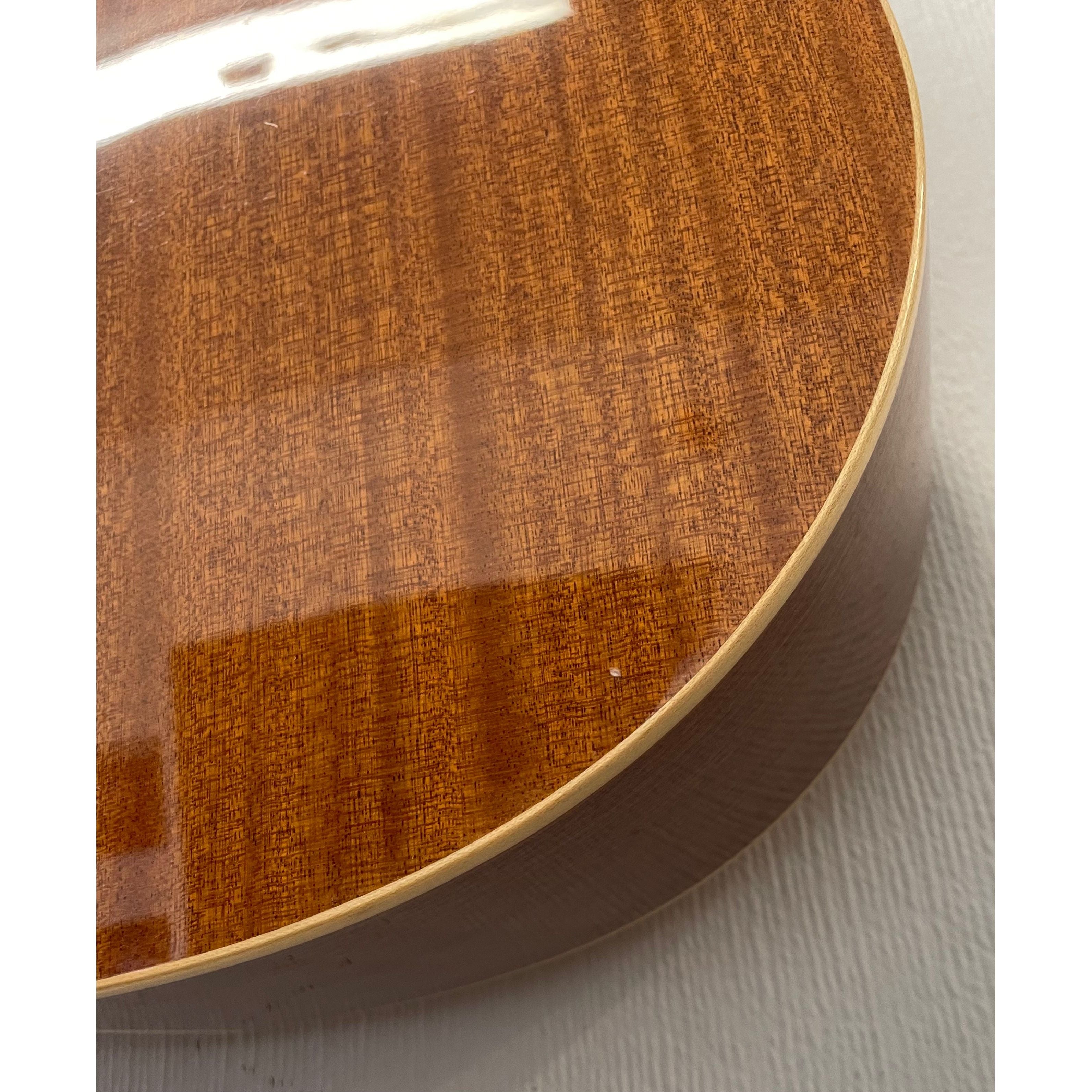 Luthier Music Corp Classical Guitar L.12 in Natural Gloss Finish with Gigbag Pre-Owned