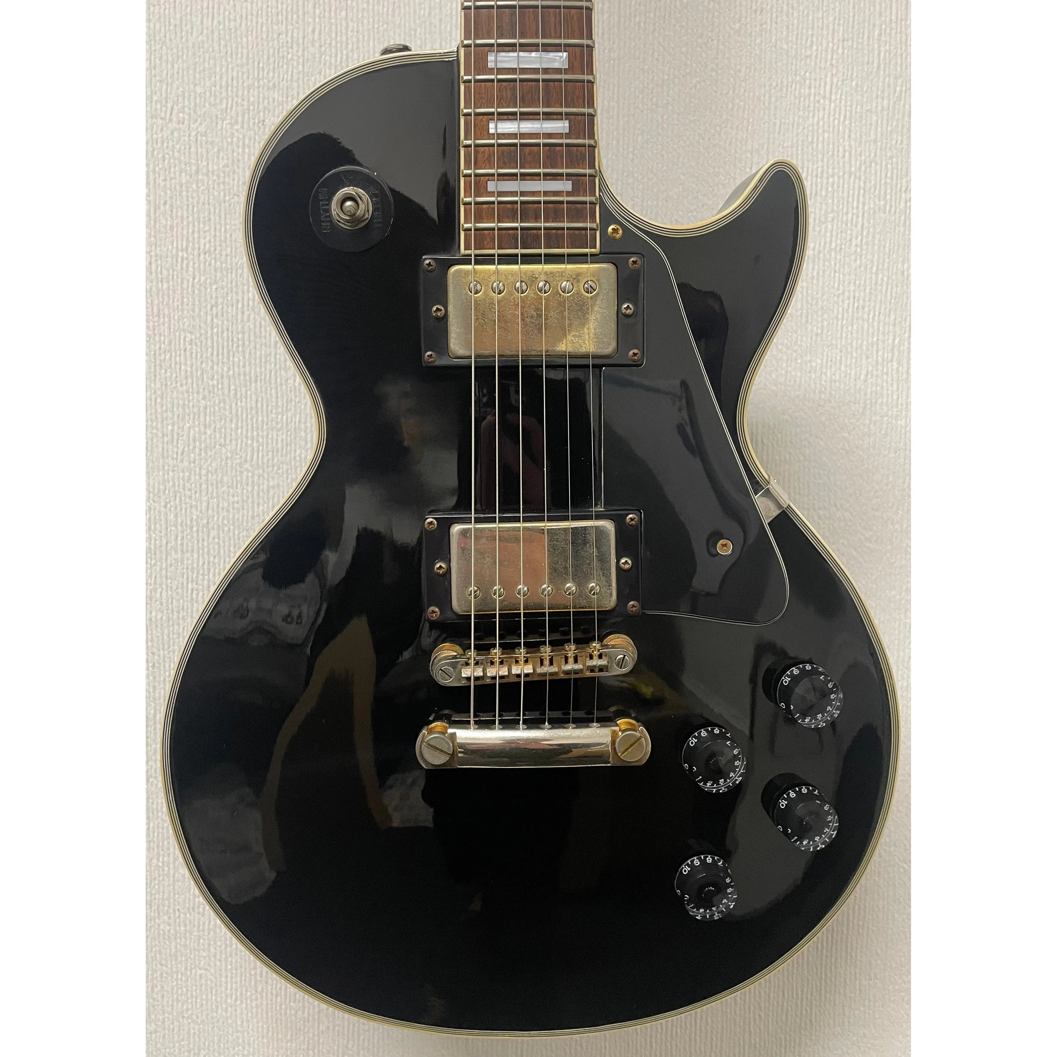 Epiphone Les Paul Electric Guitar in Black Pre-Owned