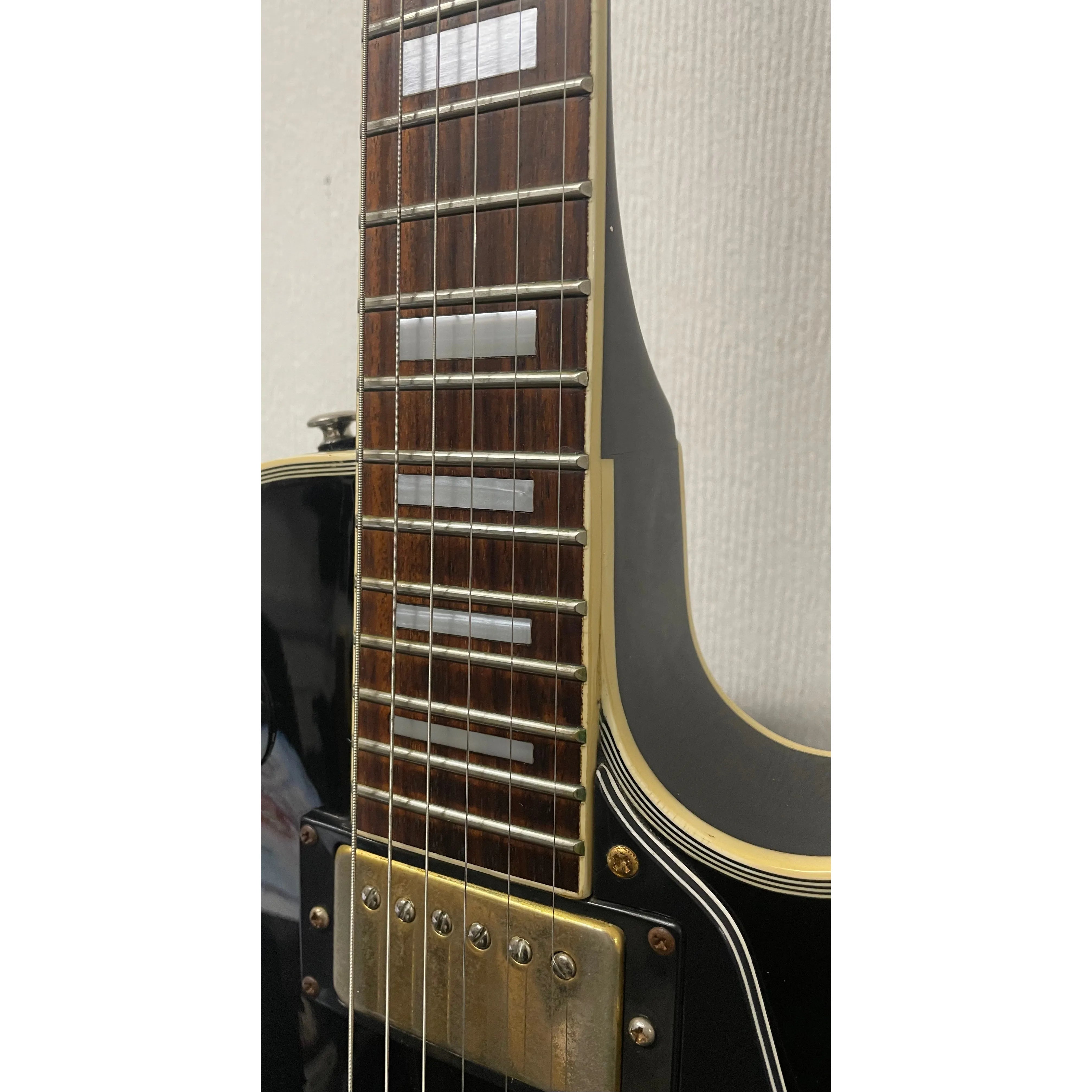 Epiphone Les Paul Electric Guitar in Black Pre-Owned