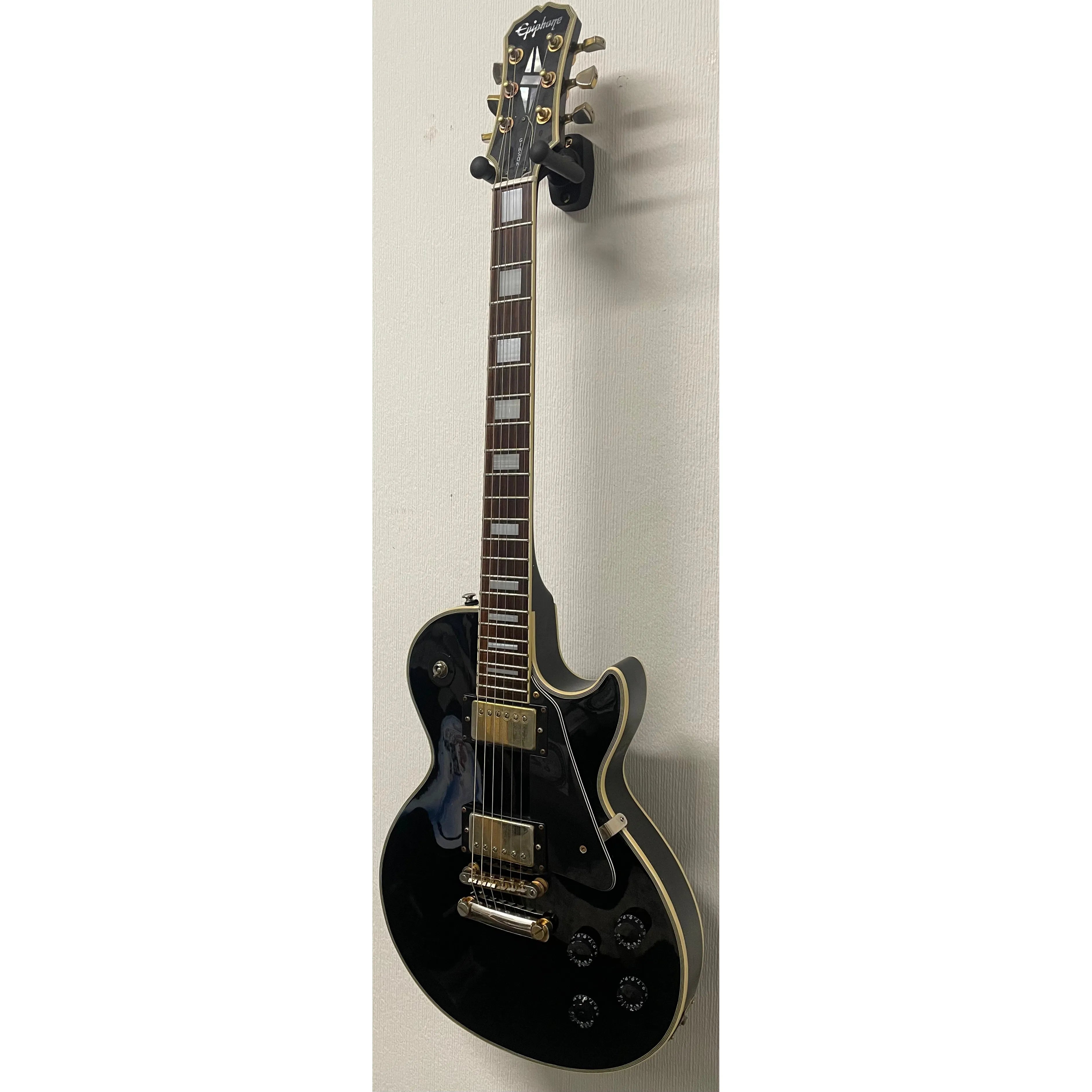 Epiphone Les Paul Electric Guitar in Black Pre-Owned