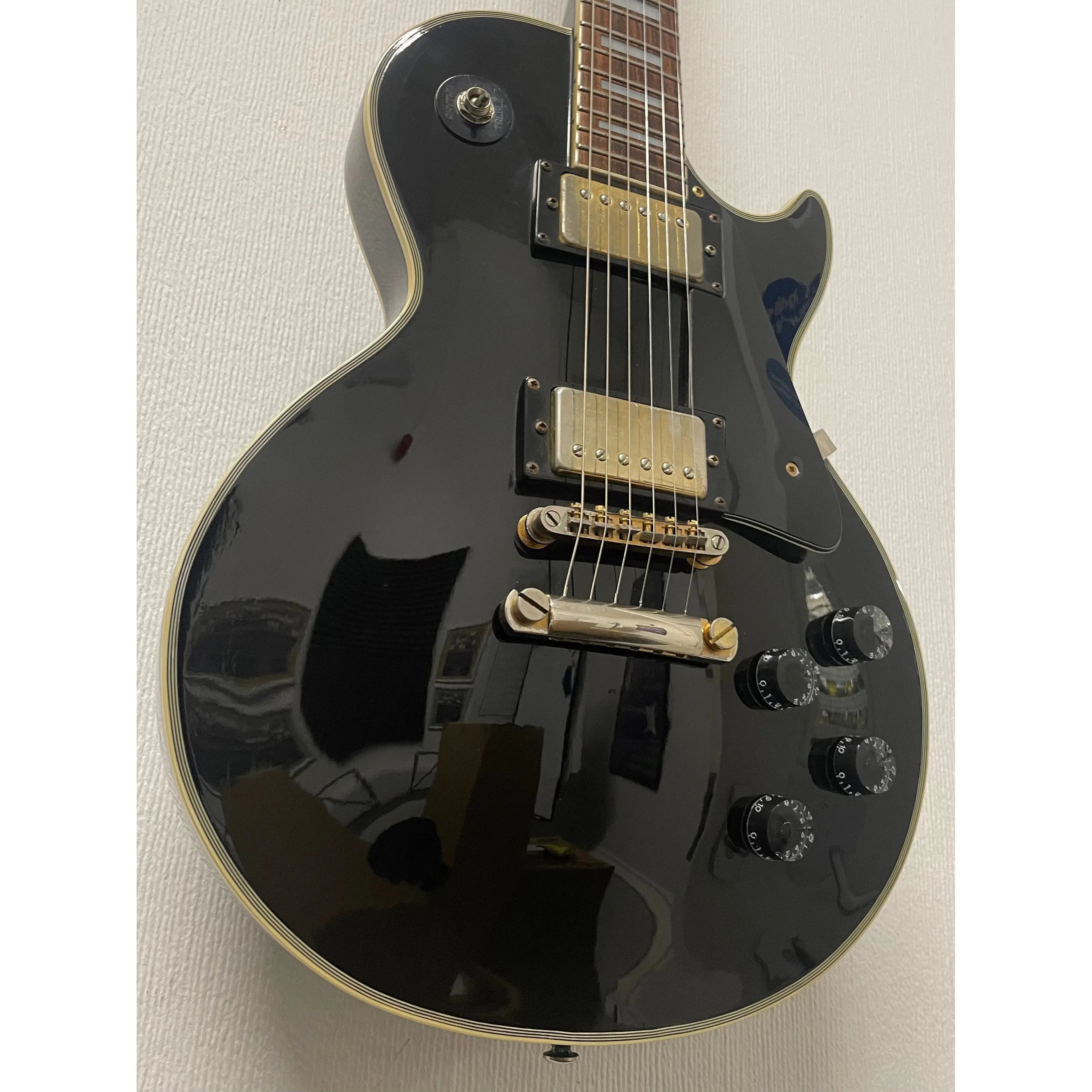 Epiphone Les Paul Electric Guitar in Black Pre-Owned