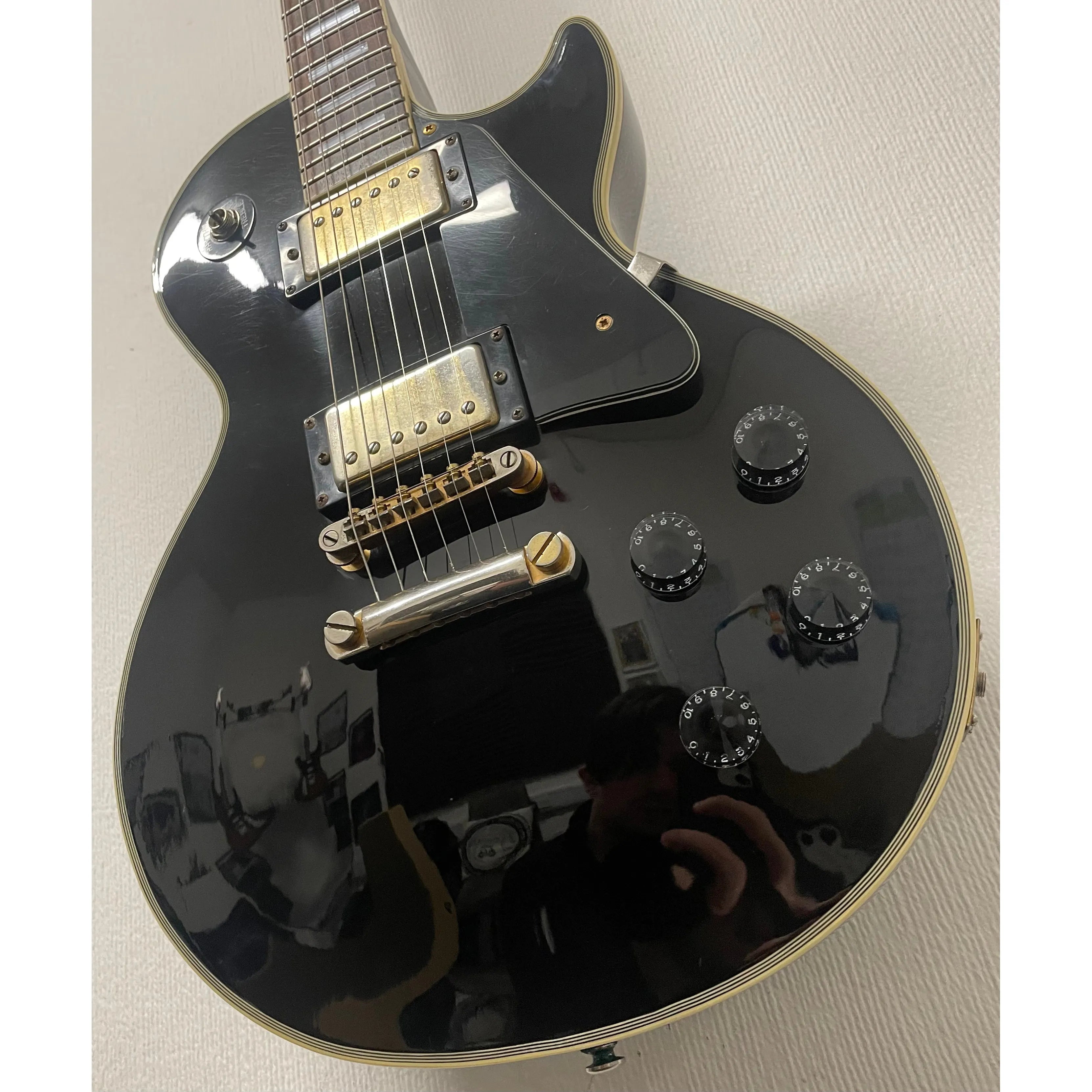 Epiphone Les Paul Electric Guitar in Black Pre-Owned