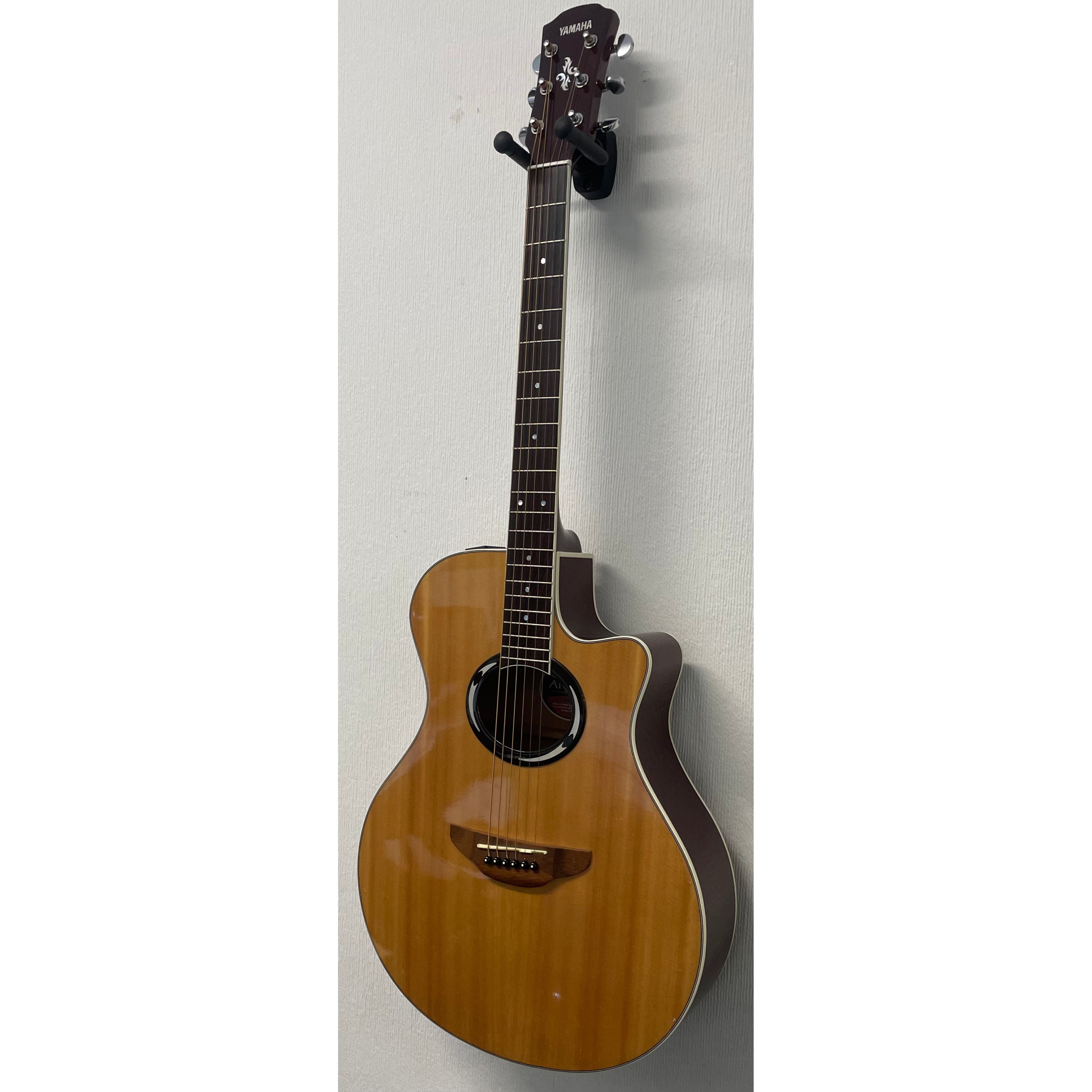 Yamaha APX500NT Electro Acoustic Guitar in Natural Gloss Pre-Owned