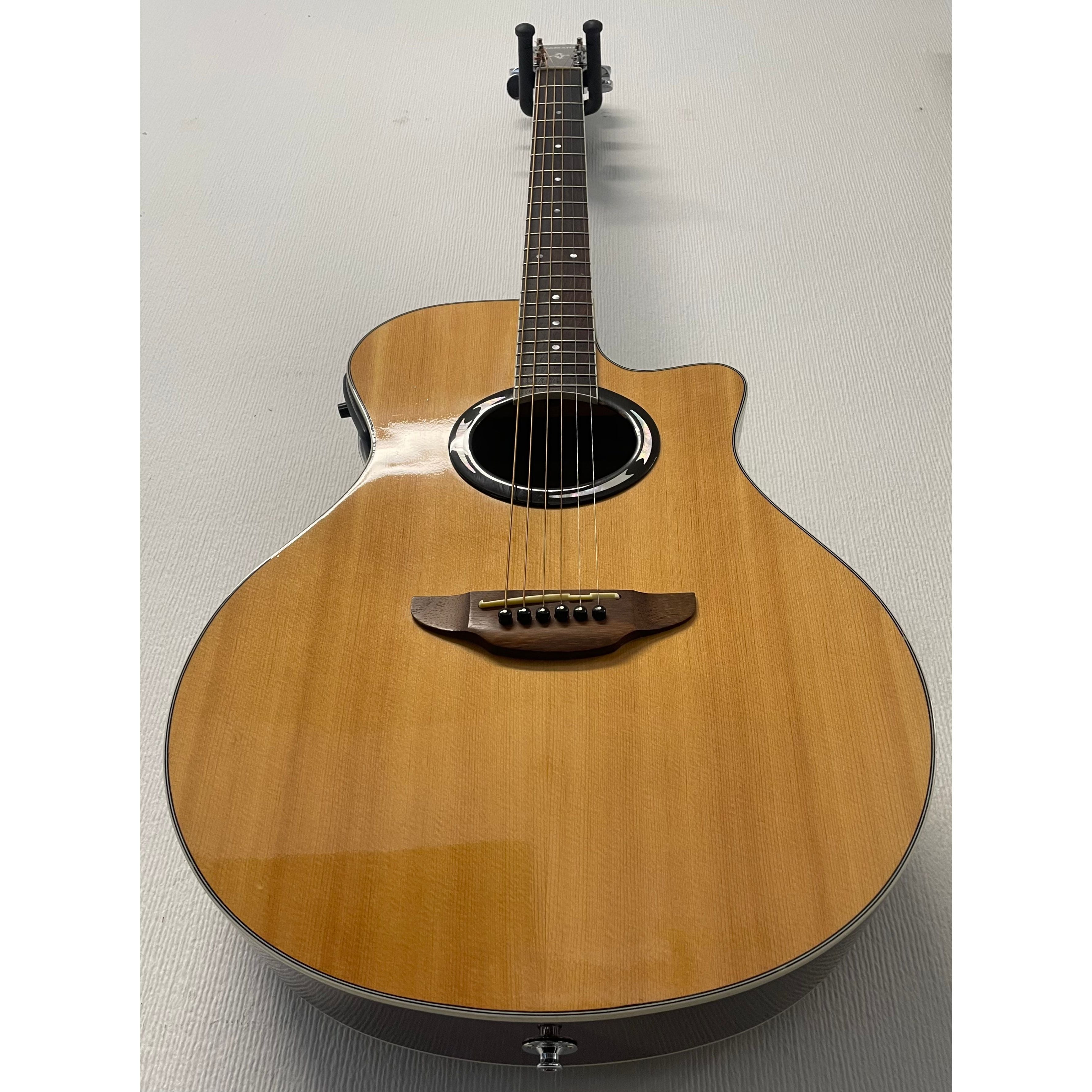 Yamaha APX500NT Electro Acoustic Guitar in Natural Gloss Pre-Owned