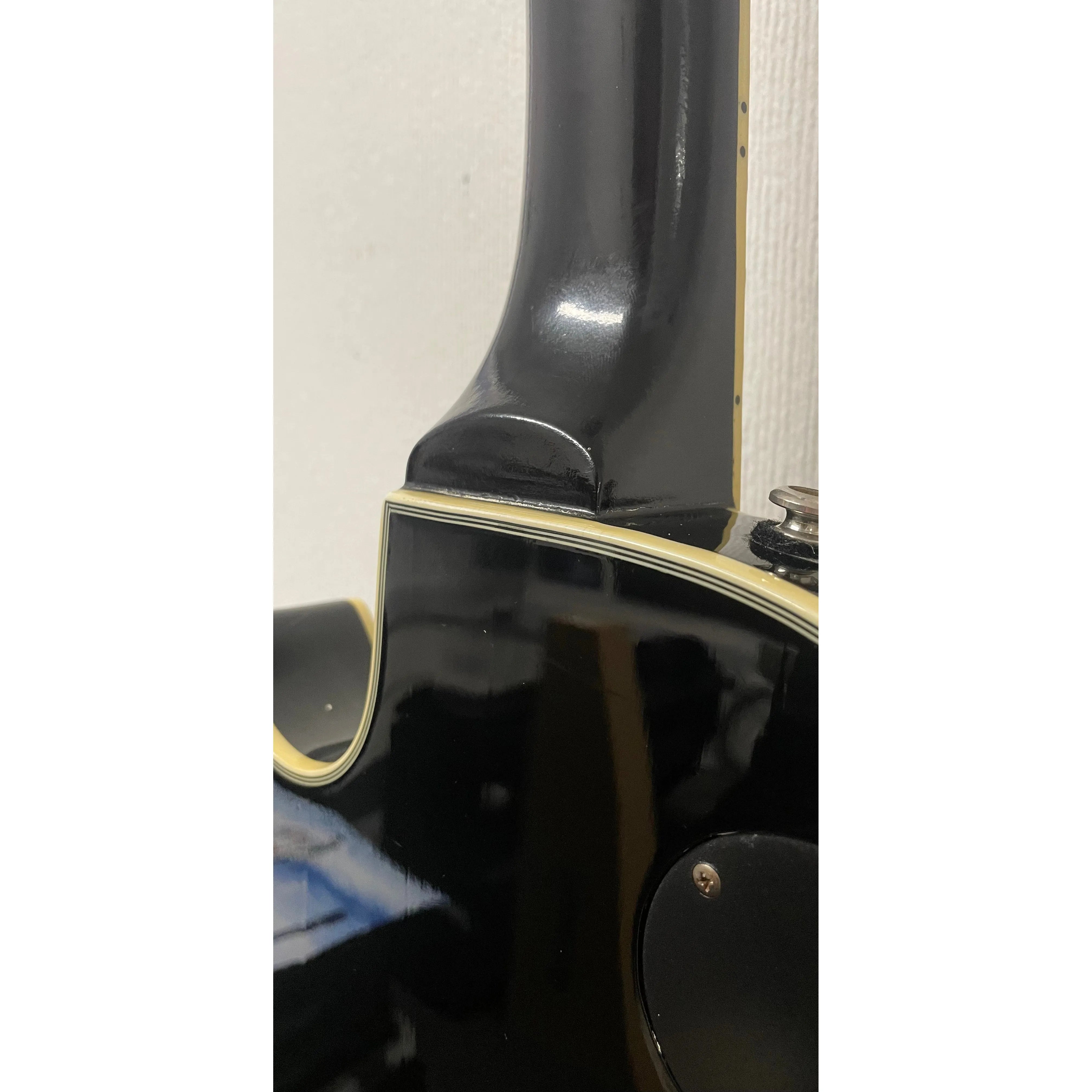 Epiphone Les Paul Electric Guitar in Black Pre-Owned