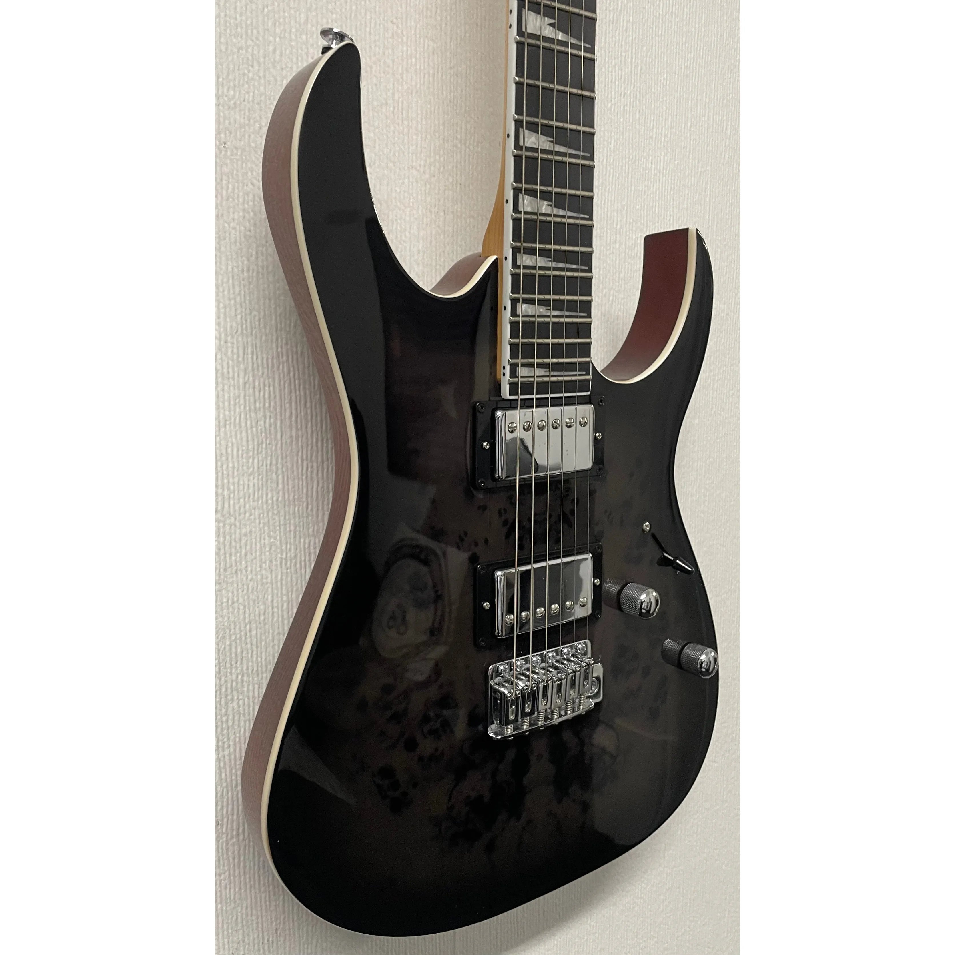 Ibanez Gio GRG220PA1-BKB Electric Guitar in Black with TGI Extreme Padded GigBag Pre-Owned