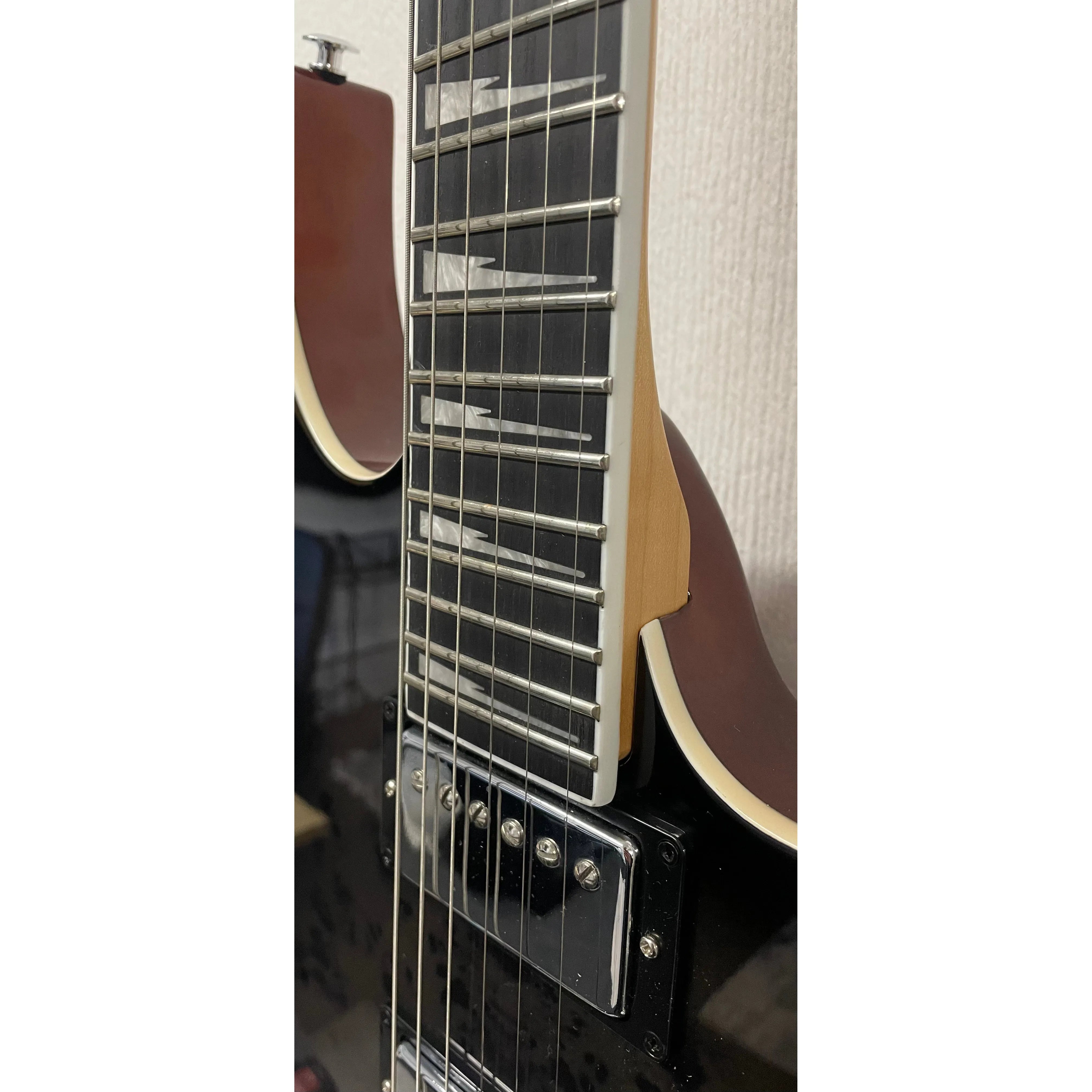 Ibanez Gio GRG220PA1-BKB Electric Guitar in Black with TGI Extreme Padded GigBag Pre-Owned