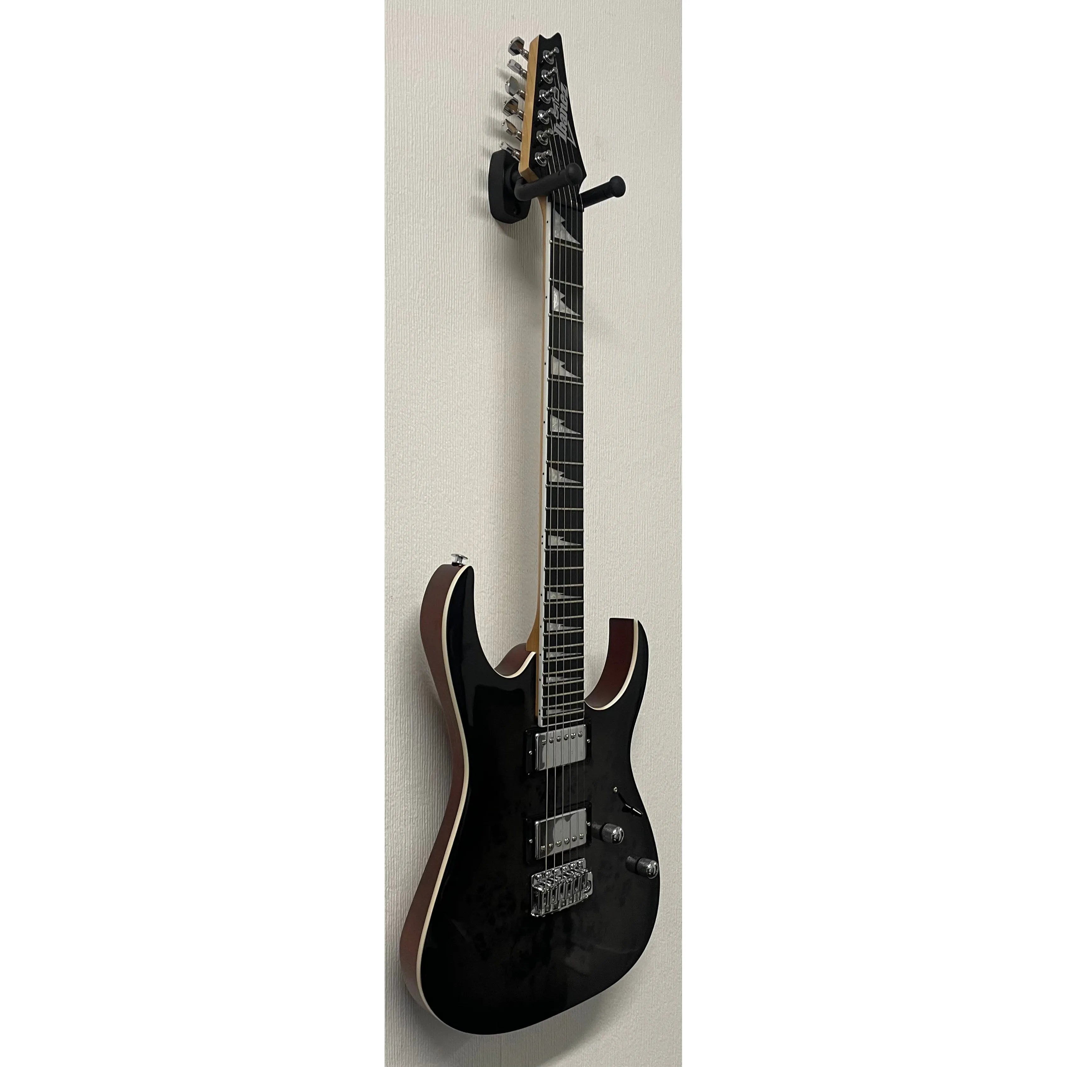 Ibanez Gio GRG220PA1-BKB Electric Guitar in Black with TGI Extreme Padded GigBag Pre-Owned