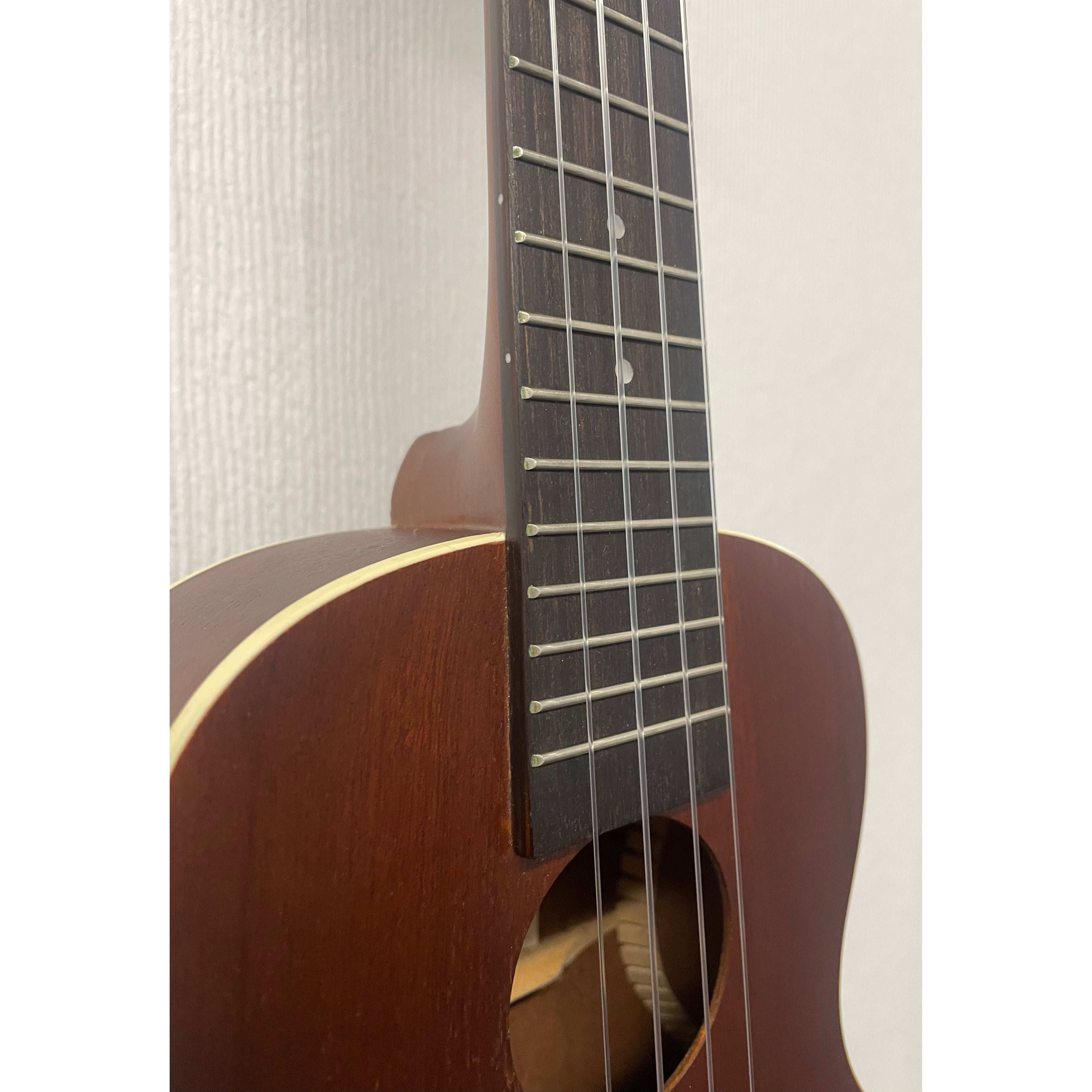 Brunswick Concert Ukulele in Mahogany BU4C with Watermelon Gigbag Pre-Owned