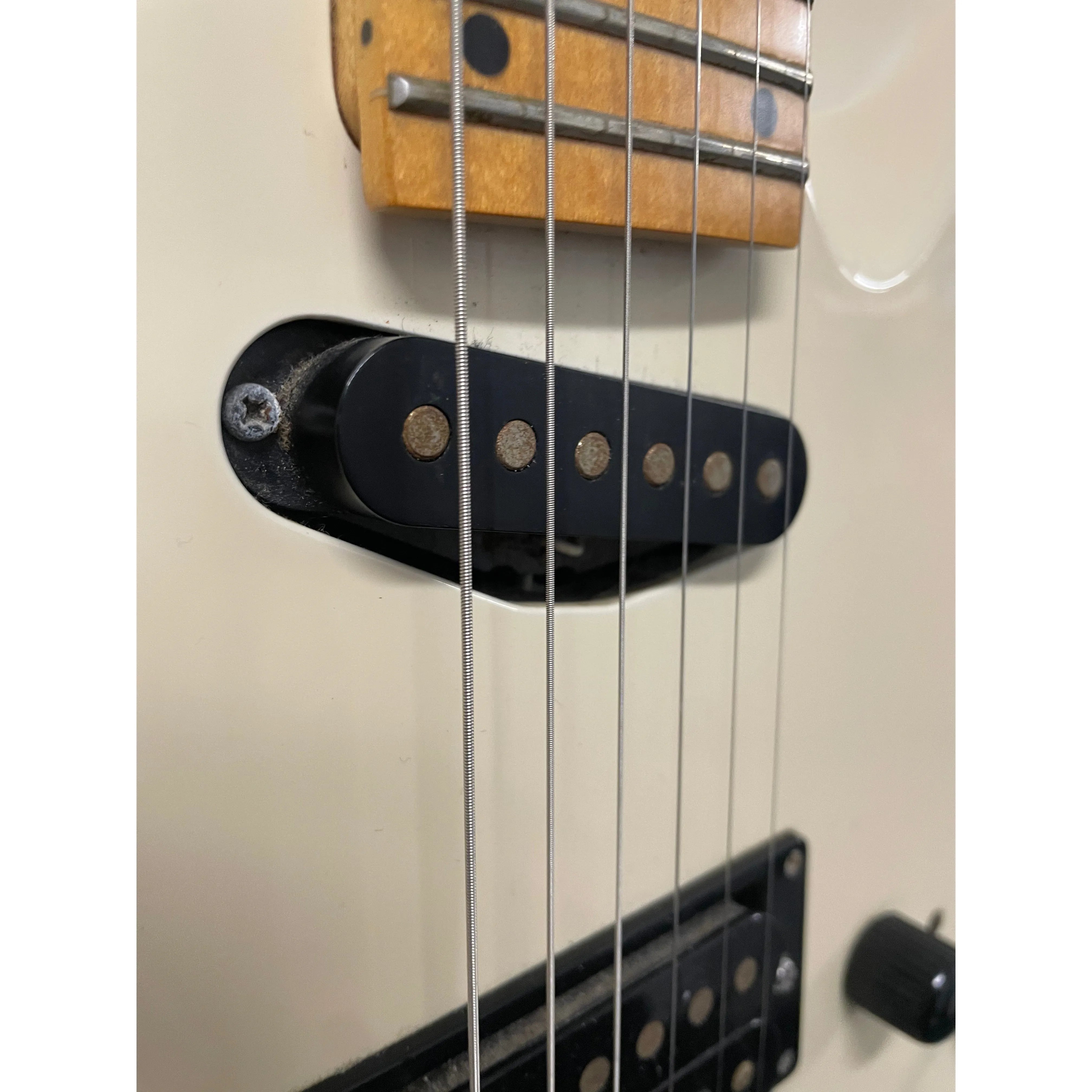 Yamaha RGZ 211M Electric Guitar with Damaged Lock-in Tremelo System Pre-Owned