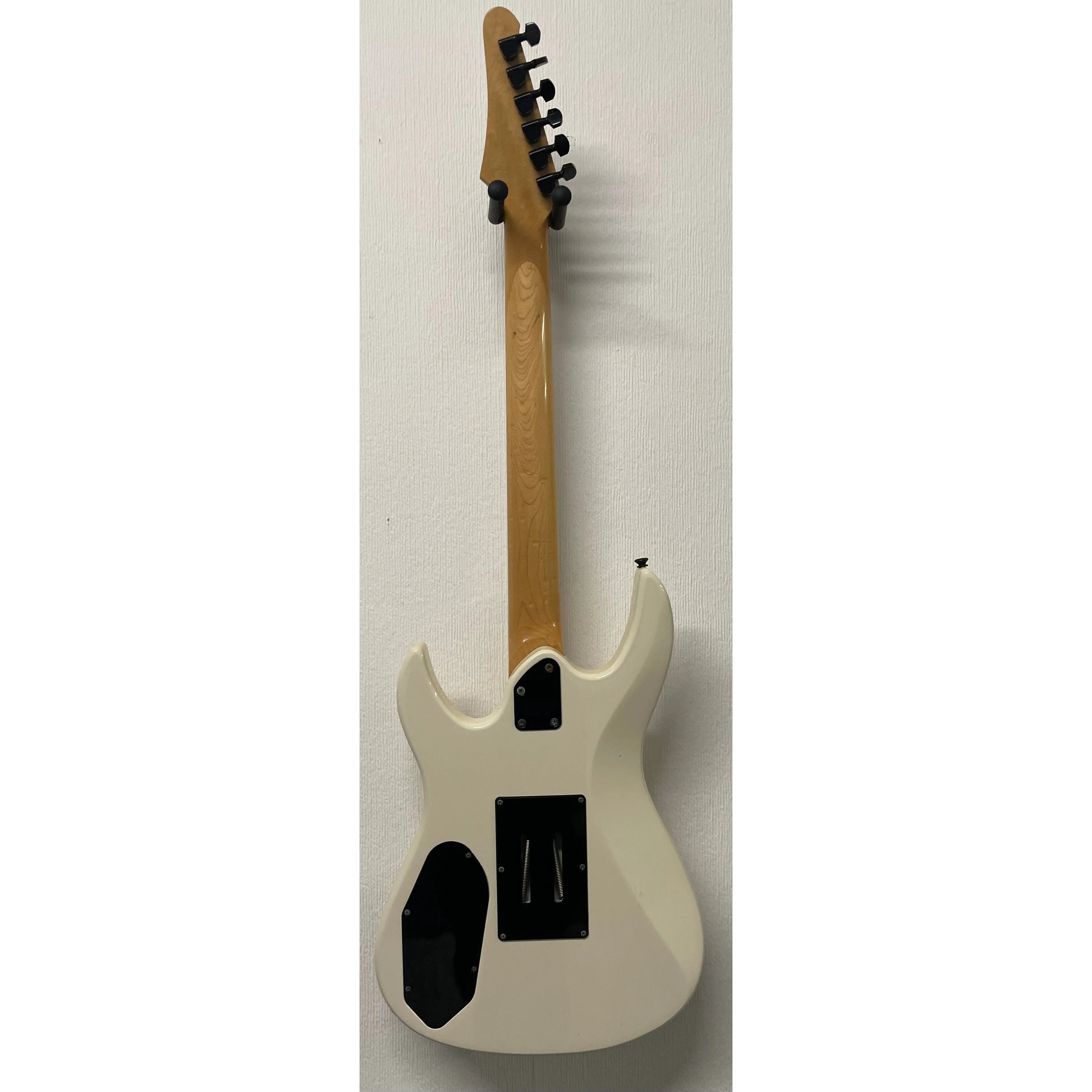 Yamaha RGZ 211M Electric Guitar with Damaged Lock-in Tremelo System Pre-Owned