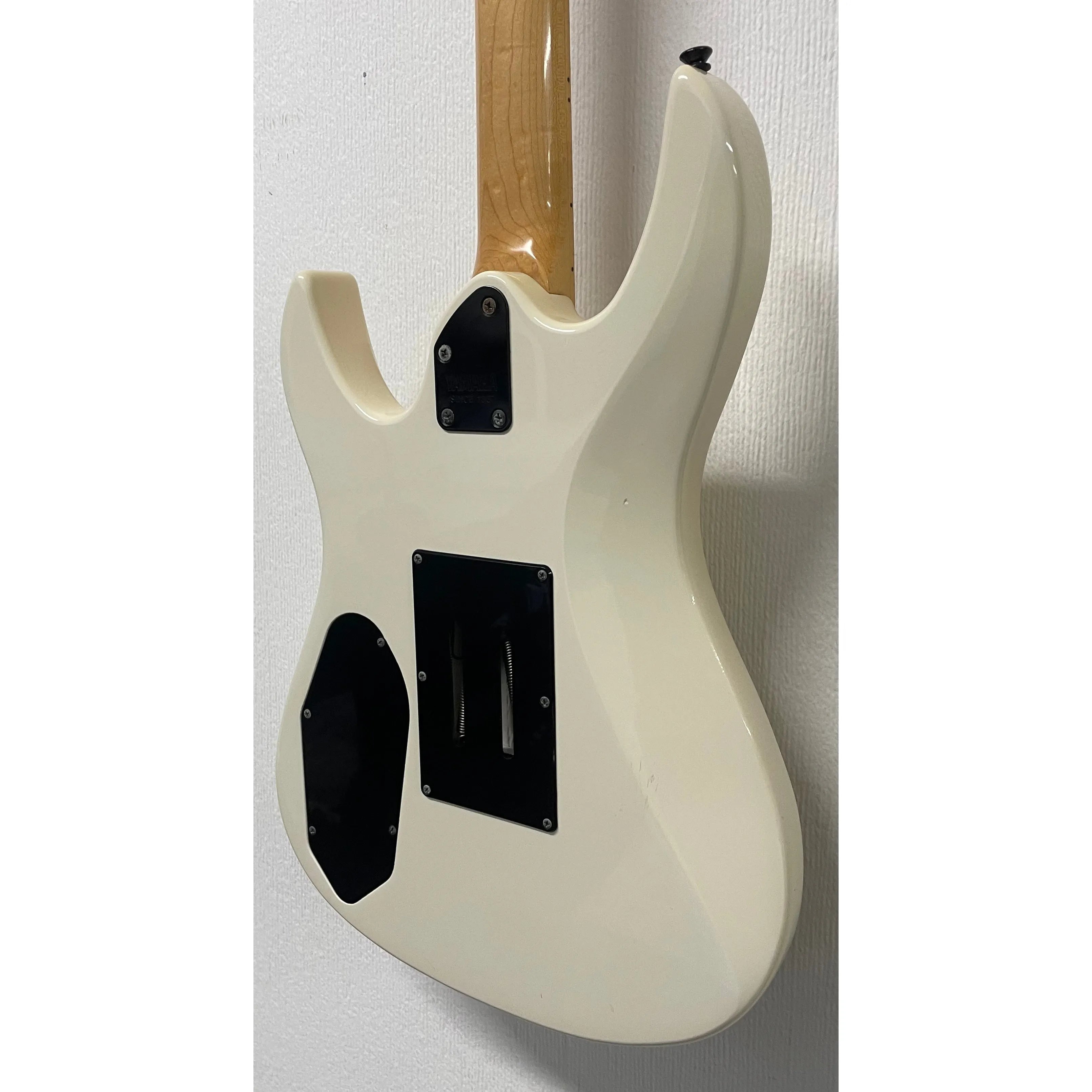 Yamaha RGZ 211M Electric Guitar with Damaged Lock-in Tremelo System Pre-Owned