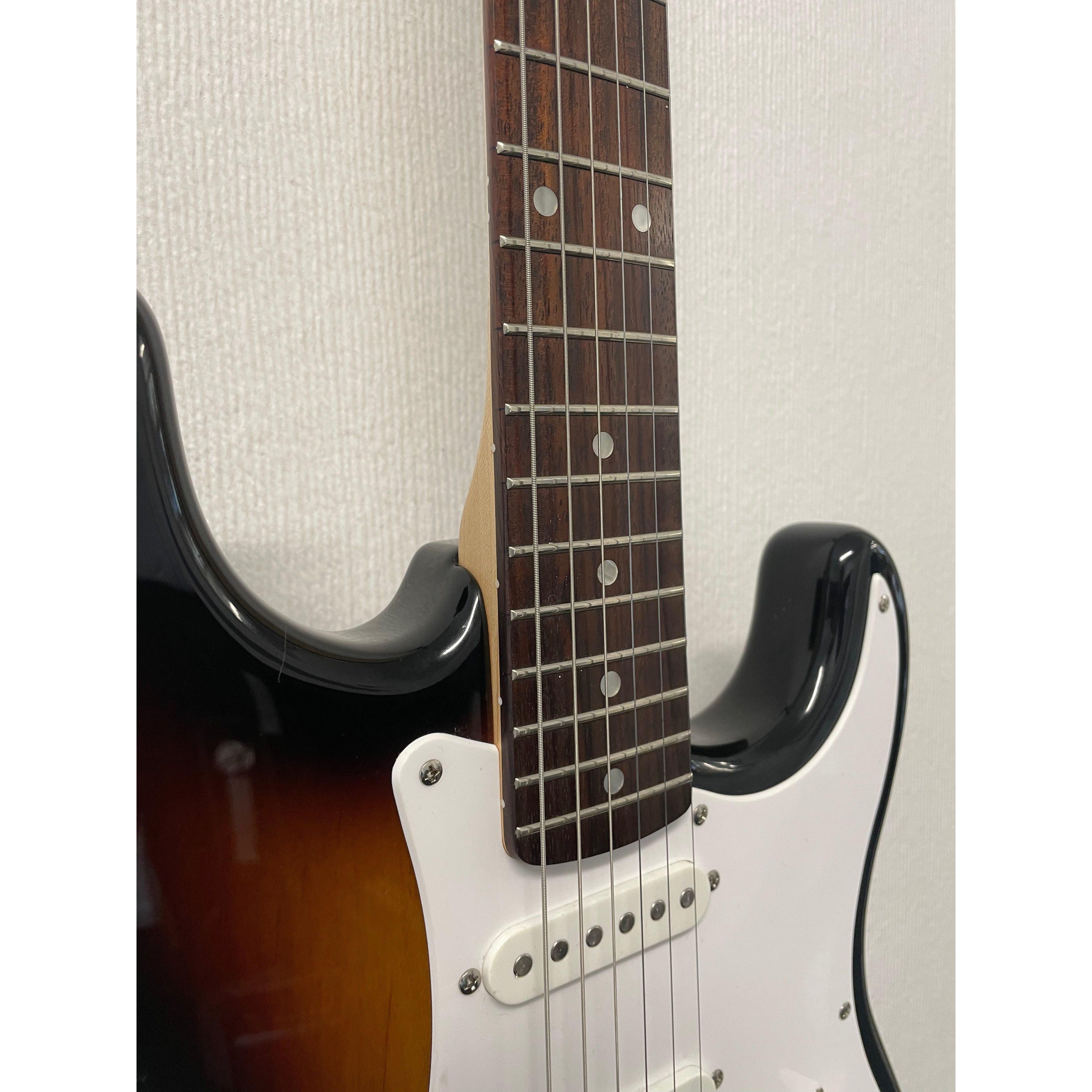 Squier Affinity Stratocaster Electric Guitar in 3 Tone Sunburst with Original Gigbag Pre-Owned