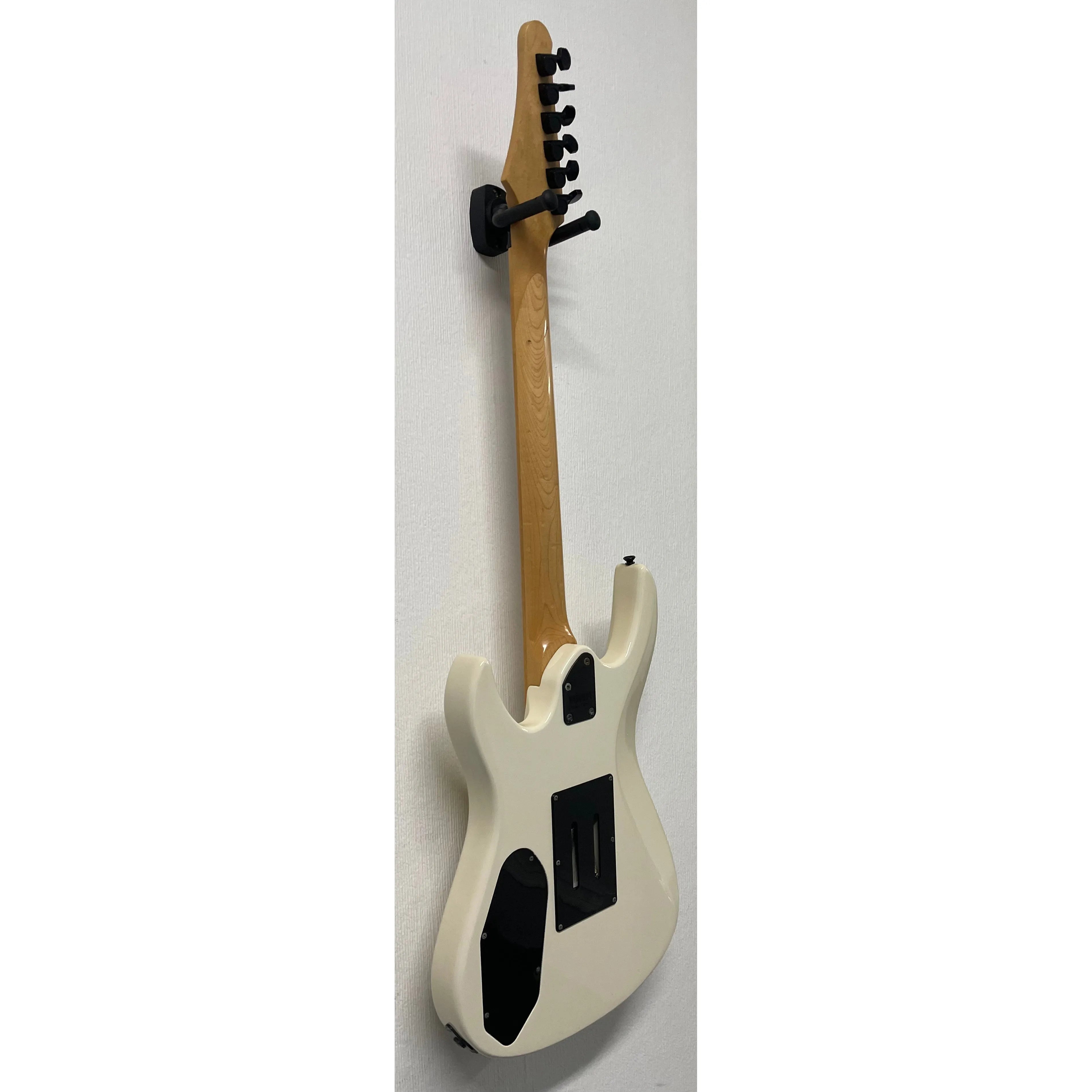 Yamaha RGZ 211M Electric Guitar with Damaged Lock-in Tremelo System Pre-Owned