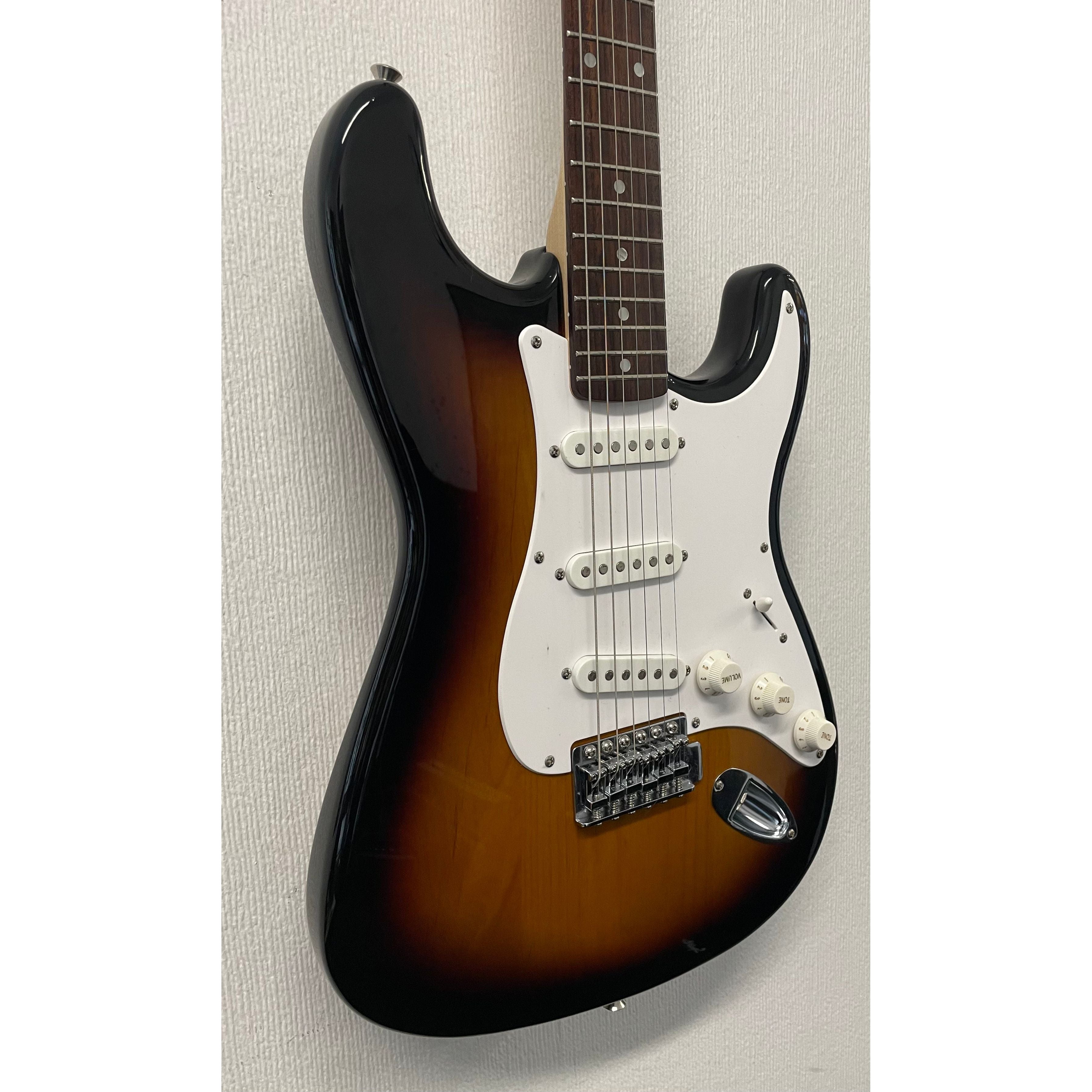 Squier Affinity Stratocaster Electric Guitar in 3 Tone Sunburst with Original Gigbag Pre-Owned