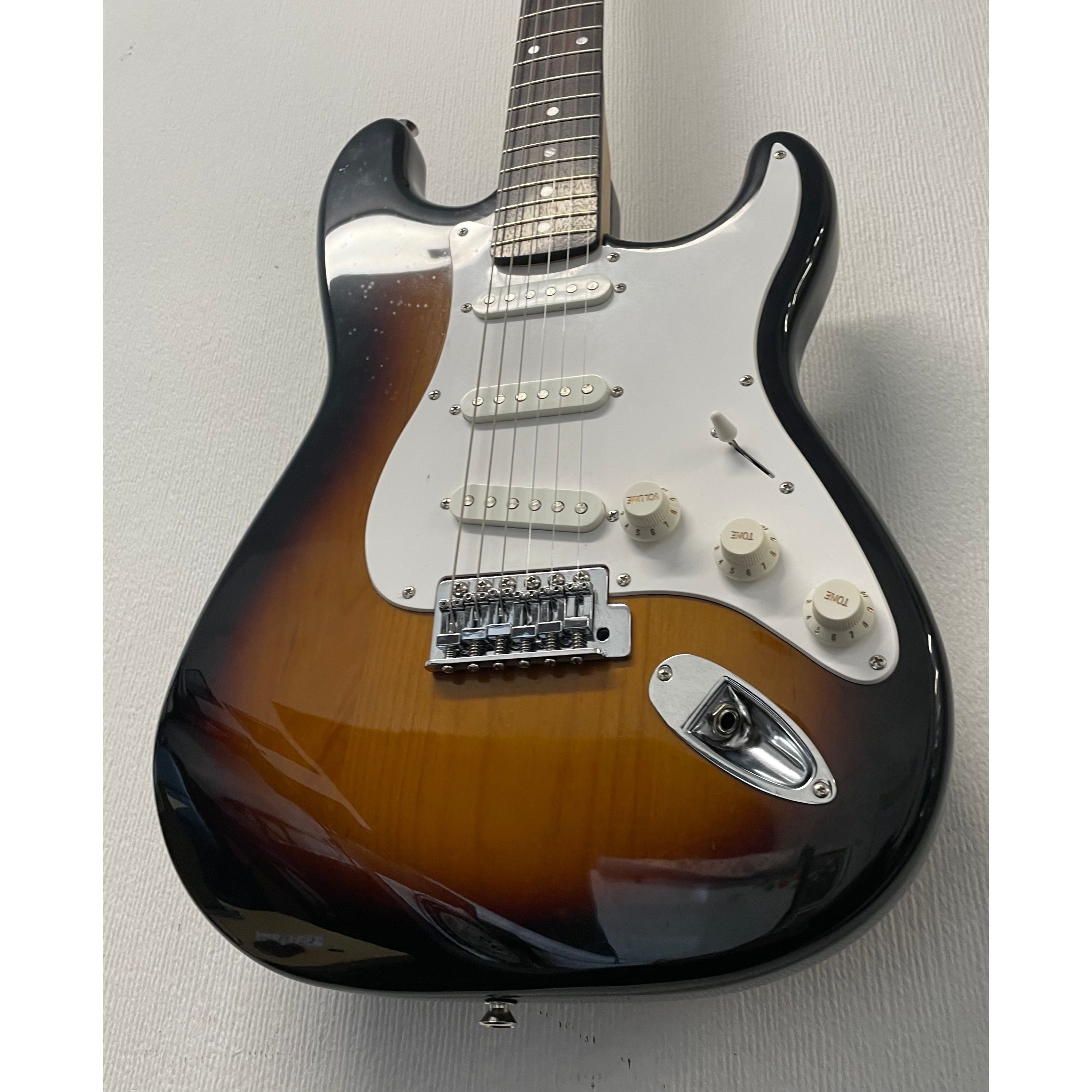 Squier Affinity Stratocaster Electric Guitar in 3 Tone Sunburst with Original Gigbag Pre-Owned