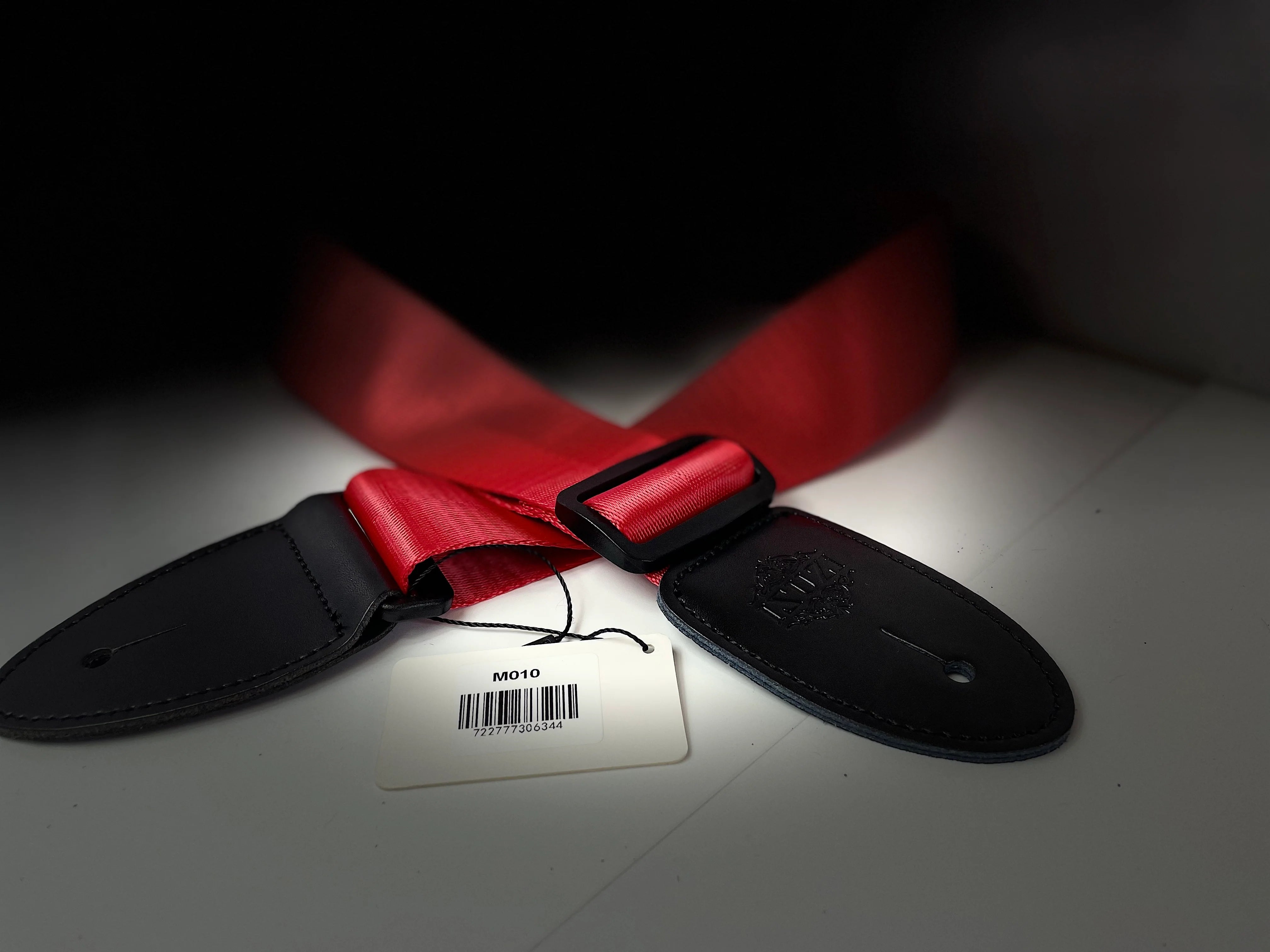 Isuzi Guitar Strap - Red