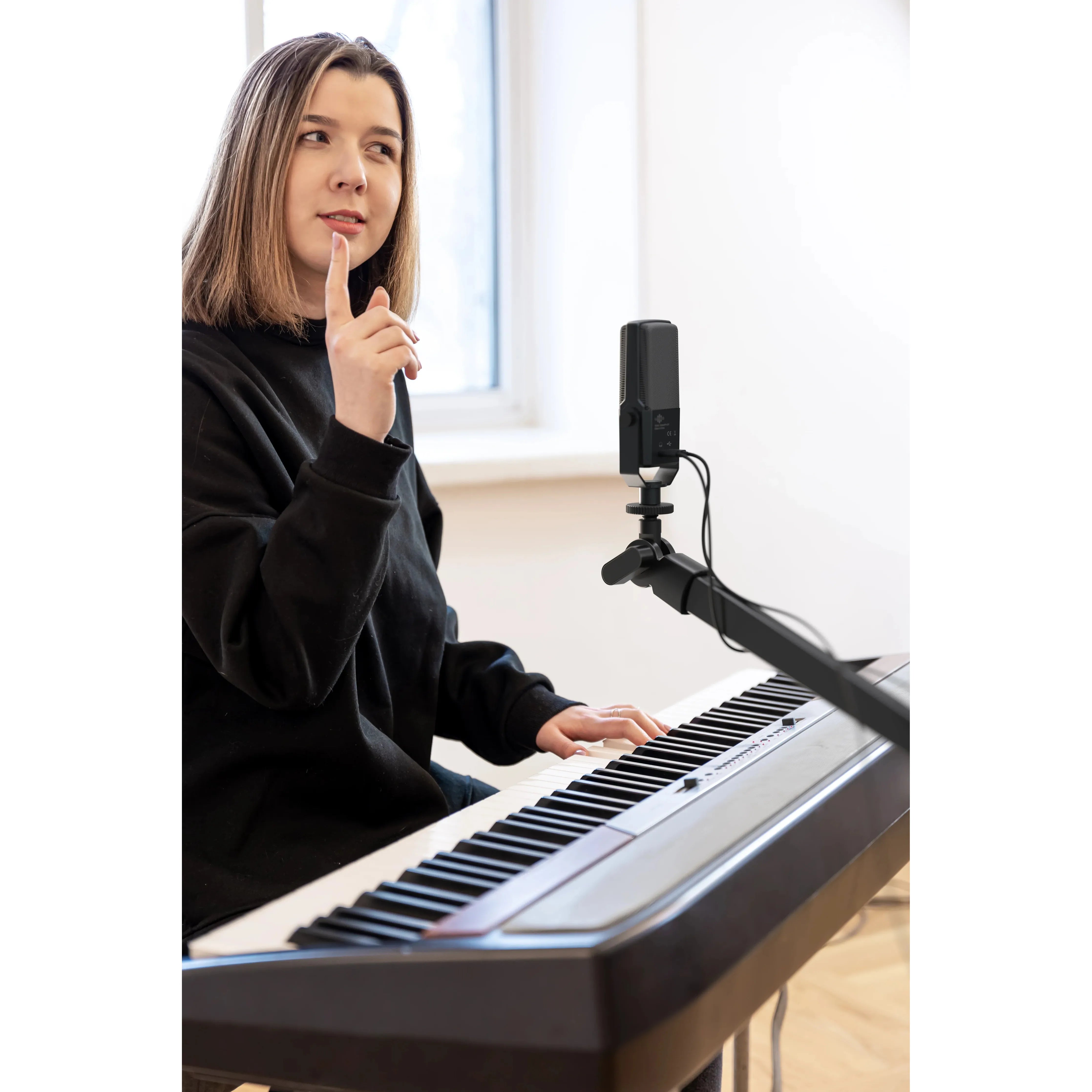 Luucco StreamPro-S1 Microphone for Podcasts & Recording
