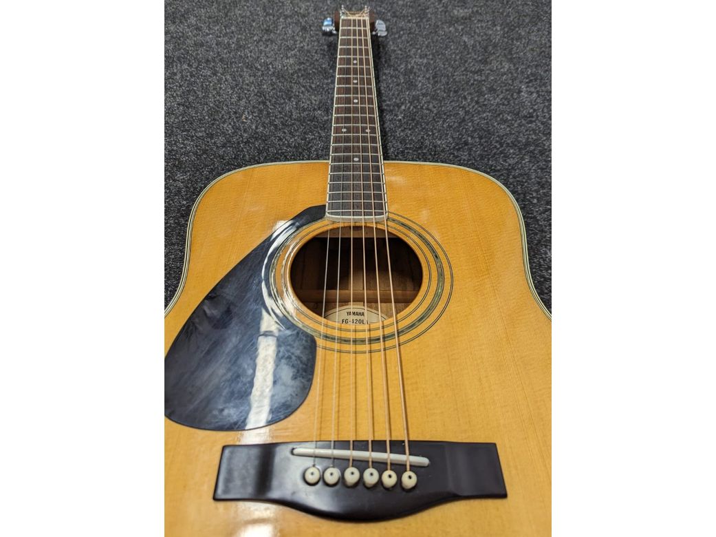 Yamaha FG-420LA Left Handed Acoustic Guitar with Gator Hardcase Pre-Owned