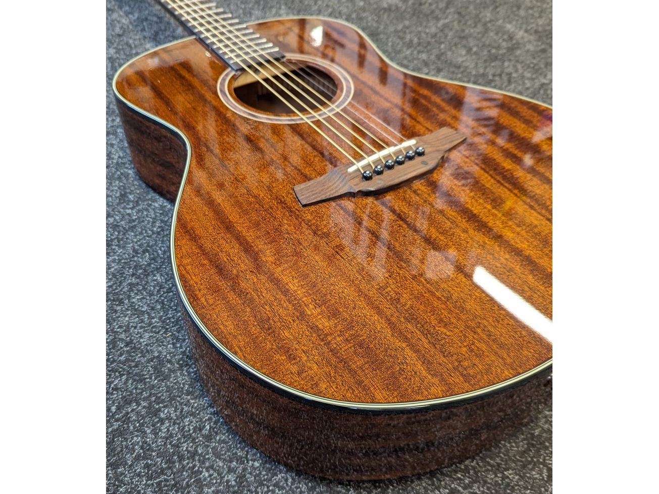 Crafter HT-250 Orchestra Acoustic Guitar in Mahogany
