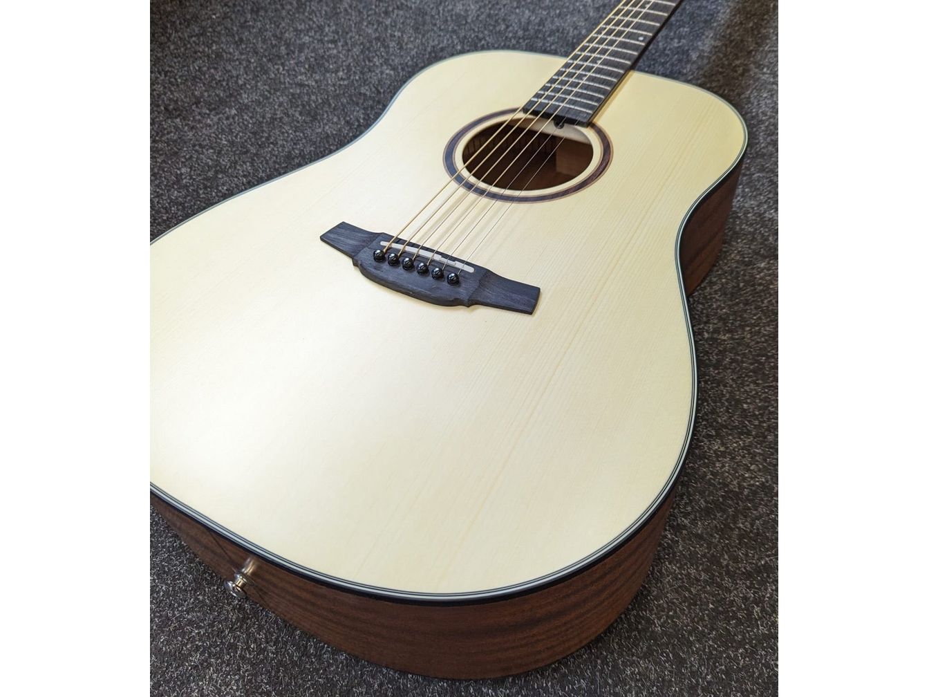 Crafter HD-100 Dreadnought Acoustic Guitar in Natural