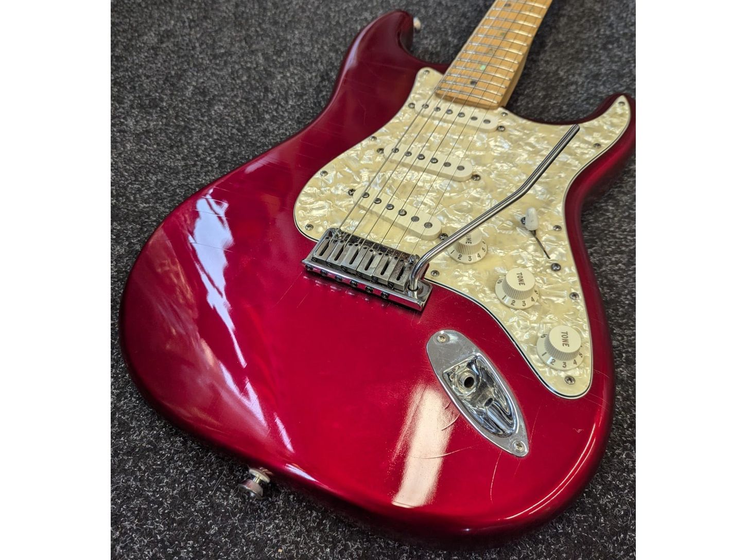 Fender American Deluxe Stratocaster 2002 in Chrome Red Pre-Owned – The  Music Bank