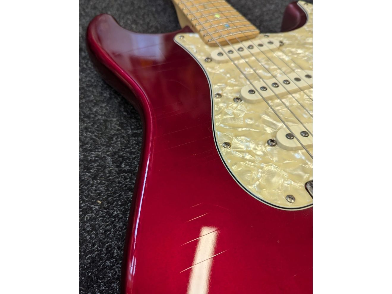 Fender American Deluxe Stratocaster 2002 in Chrome Red Pre-Owned