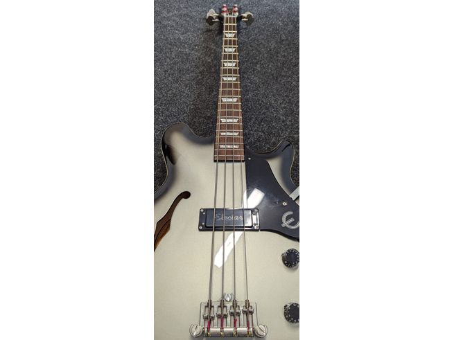 Epiphone Limited Edition Jack Casady Bass '2011' in Silverburst with Hardcase Pre-Owned