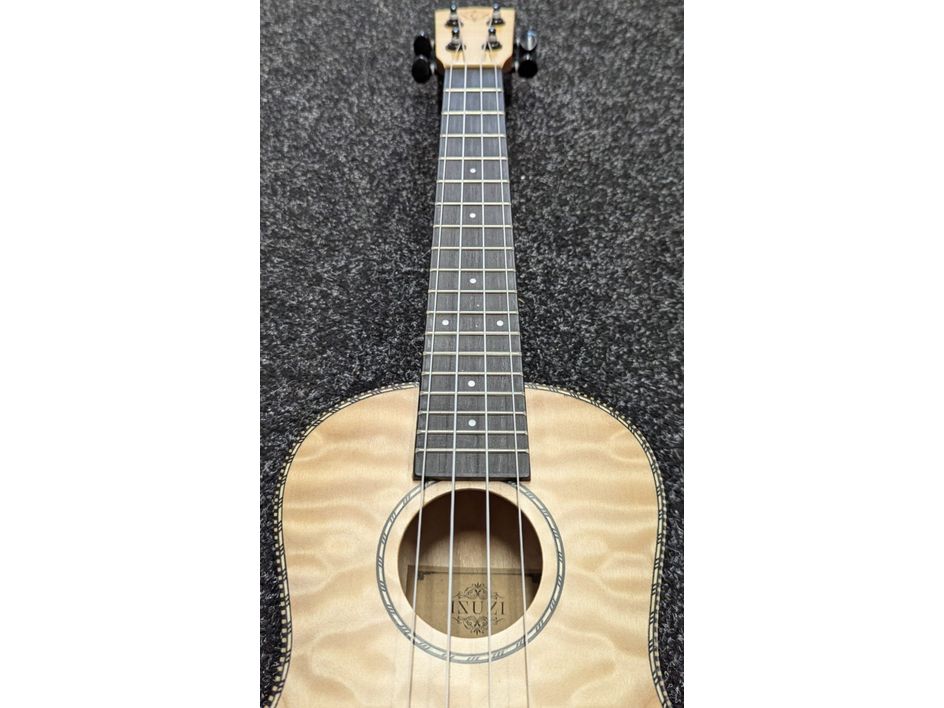 ISUZI QM-C Quilted Maple Concert Ukulele and Gigbag Pre-Owned