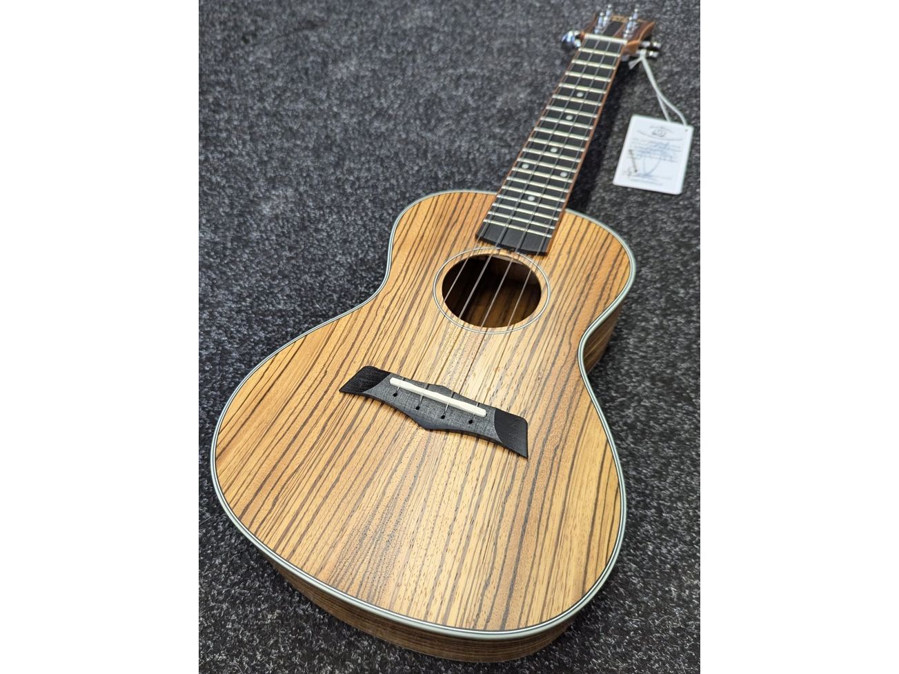 Snail Concert Ukulele Zebrawood UKC-480E