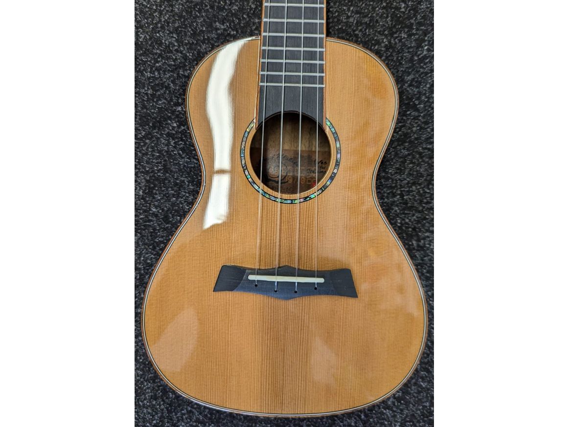 Snail Ukulele Solid Cedar Top Concert BHC-6C