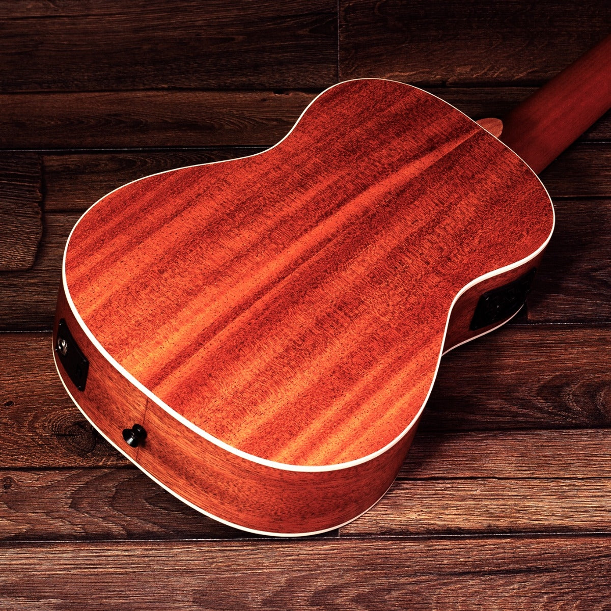 Barnes & Mullins Bass Ukulele Mahogany