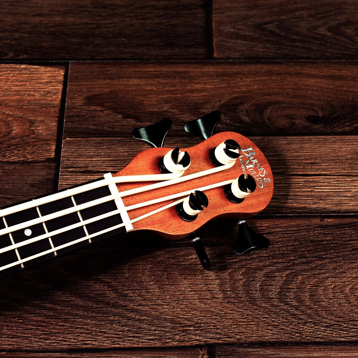 Barnes & Mullins Bass Ukulele Mahogany