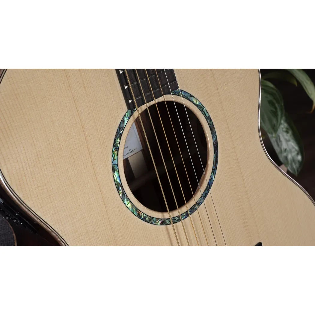 Faith HiGloss Neptune Cutaway Electro Electro Acoustic Guitar